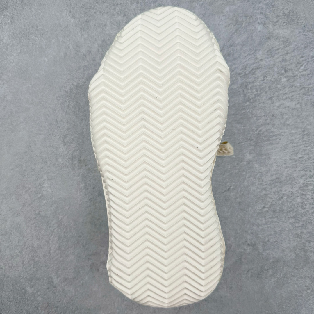 图片[9]-明星都穿它 \\\”SMILENCE\\\”隐藏款!! 吴建豪个人主理潮流品牌xVESSEL G.O.P. 2.0 MARSHMALLOW Lows 2.0棉花糖开口笑系列解构重叠厚底软木低帮百搭增高帆布硫化板鞋 这双鞋名为 Peace by Piece，是以帆布鞋作为基底，并以解构手法，将鞋上不同细节堆叠营造错位，鞋面的帆布再经过打磨制造流须效果，整双鞋更是手工制作，因此显现出其细致的工序。尺码：35 36 37 38 39 40 41 42 43 44-选品中心