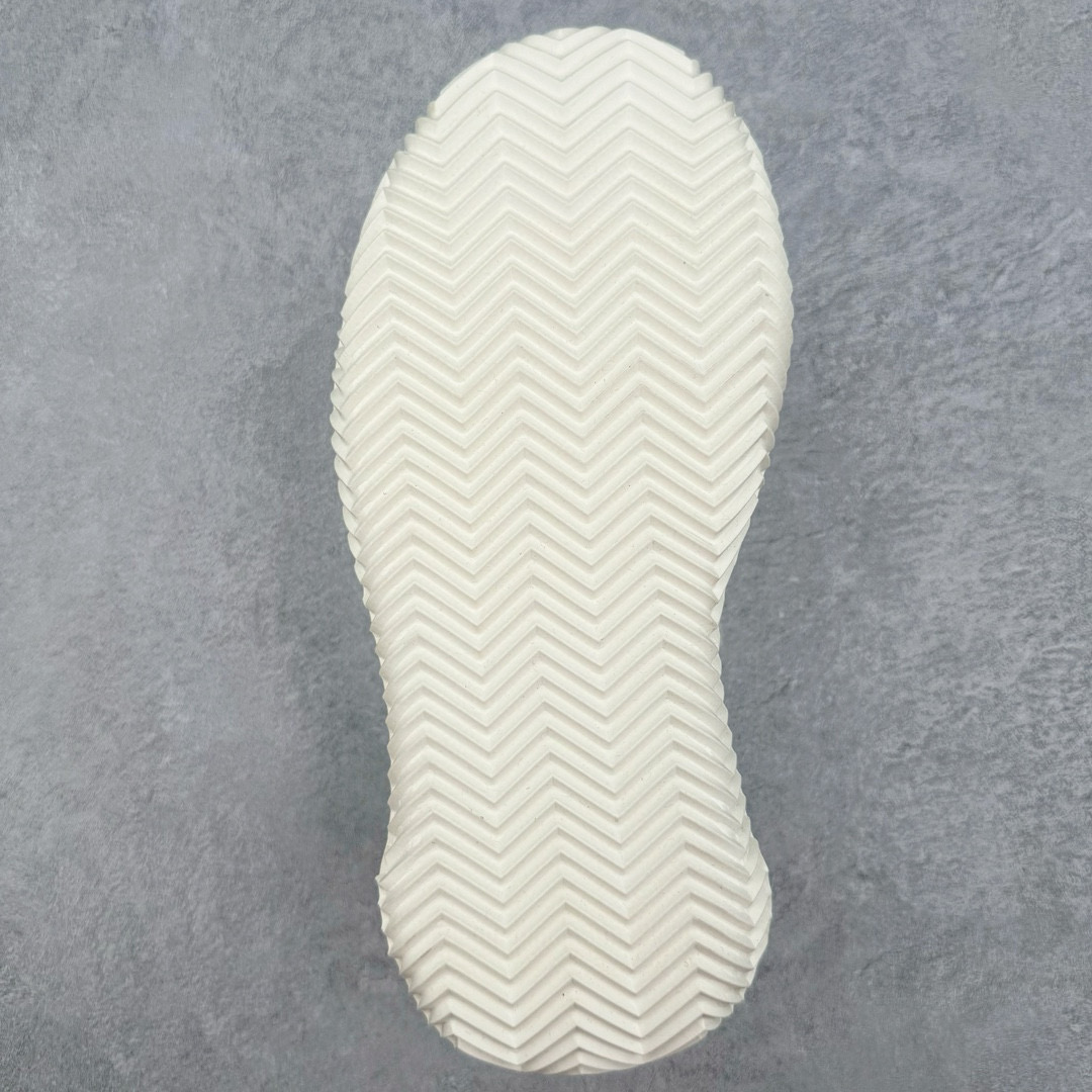 图片[9]-明星都穿它 \\\”SMILENCE\\\”隐藏款!! 吴建豪个人主理潮流品牌xVESSEL G.O.P. 2.0 MARSHMALLOW Lows 2.0棉花糖开口笑系列解构重叠厚底软木低帮百搭增高帆布硫化板鞋 这双鞋名为 Peace by Piece，是以帆布鞋作为基底，并以解构手法，将鞋上不同细节堆叠营造错位，鞋面的帆布再经过打磨制造流须效果，整双鞋更是手工制作，因此显现出其细致的工序。尺码：35 36 37 38 39 40 41 42 43 44-选品中心