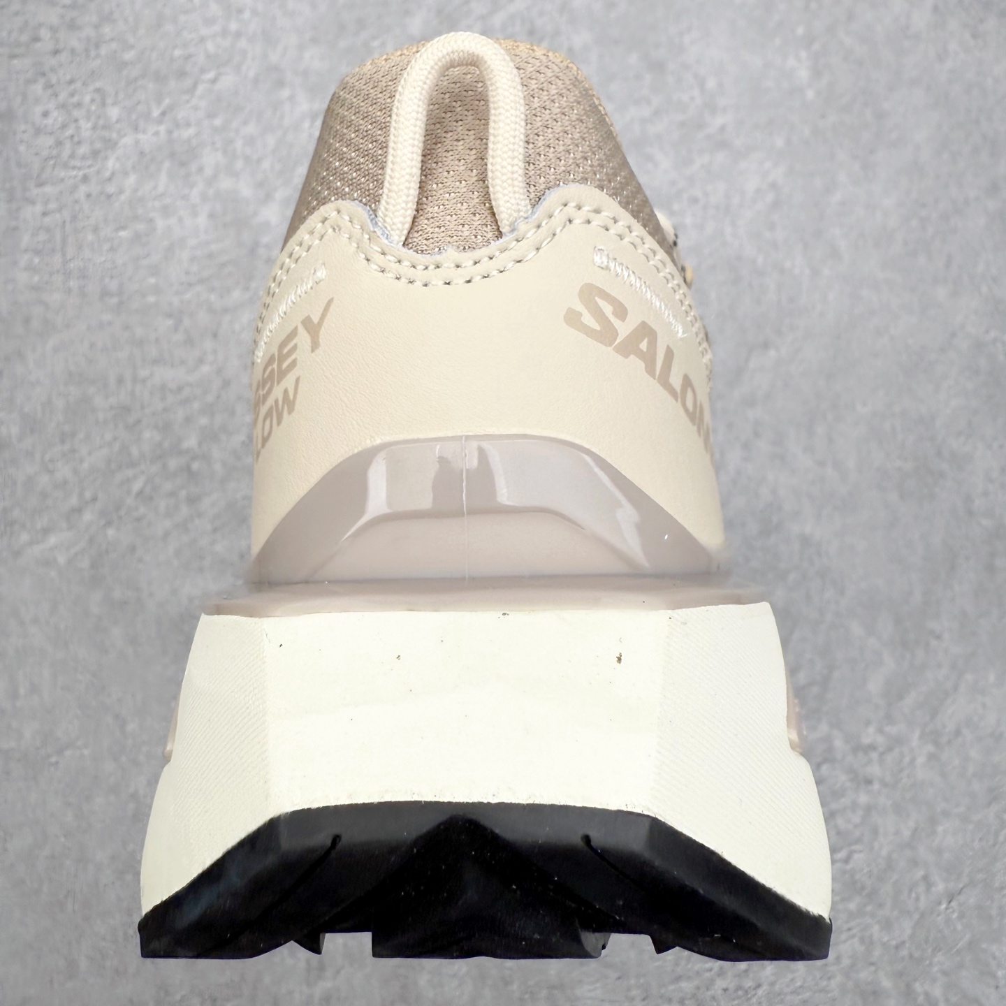 图片[8]-SALOMON萨洛蒙 ODYSSEY ELMT LOW LTR 时尚简约舒适美观 防滑耐磨 低帮 户外功能鞋 男女同款 棕褐色 SALOMON诞生于1947年的法国阿尔卑斯山区，全球知名的户外运动品牌。一直致力于推动滑雪、越野跑等山地运动的发展及产品的进步。其产品设计致力于追求创新和发掘产品的性能极限，帮助喜欢自由的人在山地间不断挑战自我。实拍调校N版已经零色差零失真 百分百还原实物色彩所见即所得 不存在货不对板色差等低级问题 选购参考实物拍摄 不混卖不参货 只用心做好货严格选品 承诺混一赔十 尺码：36 36.5 37.5 38 38.5 39 40 40.5 41 42 42.5 43 44 44.5 45-选品中心