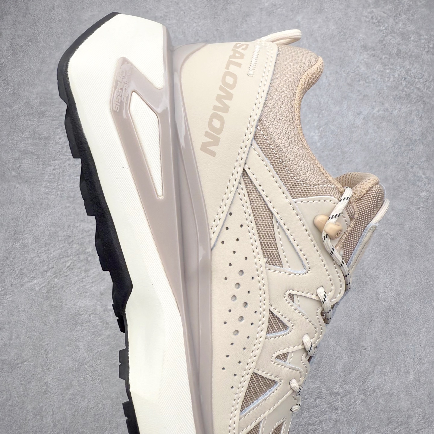 图片[6]-SALOMON萨洛蒙 ODYSSEY ELMT LOW LTR 时尚简约舒适美观 防滑耐磨 低帮 户外功能鞋 男女同款 棕褐色 SALOMON诞生于1947年的法国阿尔卑斯山区，全球知名的户外运动品牌。一直致力于推动滑雪、越野跑等山地运动的发展及产品的进步。其产品设计致力于追求创新和发掘产品的性能极限，帮助喜欢自由的人在山地间不断挑战自我。实拍调校N版已经零色差零失真 百分百还原实物色彩所见即所得 不存在货不对板色差等低级问题 选购参考实物拍摄 不混卖不参货 只用心做好货严格选品 承诺混一赔十 尺码：36 36.5 37.5 38 38.5 39 40 40.5 41 42 42.5 43 44 44.5 45-选品中心