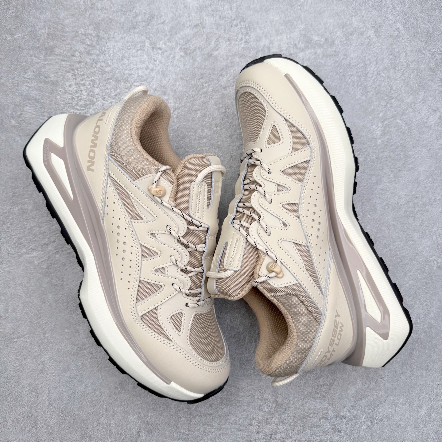 图片[3]-SALOMON萨洛蒙 ODYSSEY ELMT LOW LTR 时尚简约舒适美观 防滑耐磨 低帮 户外功能鞋 男女同款 棕褐色 SALOMON诞生于1947年的法国阿尔卑斯山区，全球知名的户外运动品牌。一直致力于推动滑雪、越野跑等山地运动的发展及产品的进步。其产品设计致力于追求创新和发掘产品的性能极限，帮助喜欢自由的人在山地间不断挑战自我。实拍调校N版已经零色差零失真 百分百还原实物色彩所见即所得 不存在货不对板色差等低级问题 选购参考实物拍摄 不混卖不参货 只用心做好货严格选品 承诺混一赔十 尺码：36 36.5 37.5 38 38.5 39 40 40.5 41 42 42.5 43 44 44.5 45-选品中心