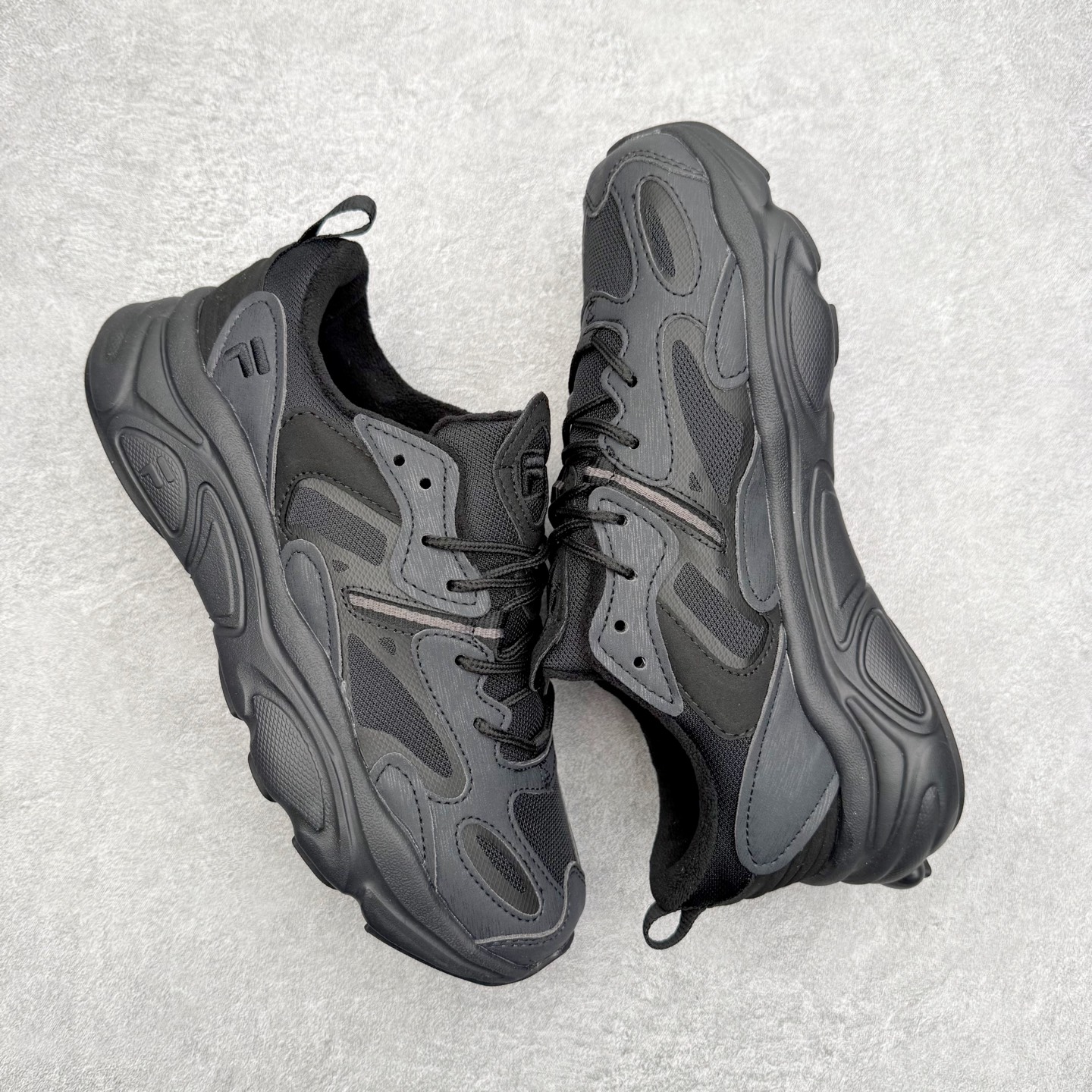 图片[3]-FILA SKIIPPER 斐乐火星2.0减震防滑网面老爹鞋 复古风重现 原鞋开版定制 正品同步鞋材 皮革拼接麂皮 搭配透气网布 主打复古潮流 白粉紫撞色设计 视觉冲击十足 超厚EVA软底设计 轻量舒适脚感 附带内增高效果 妥妥仙女款 完美上脚体验 女神必入单品 强烈推荐 尺码：35.5 36 36.5 37.5 38 38.5 39 40 40.5 41 42 42.5 43 44 44.5 45 45.5-选品中心