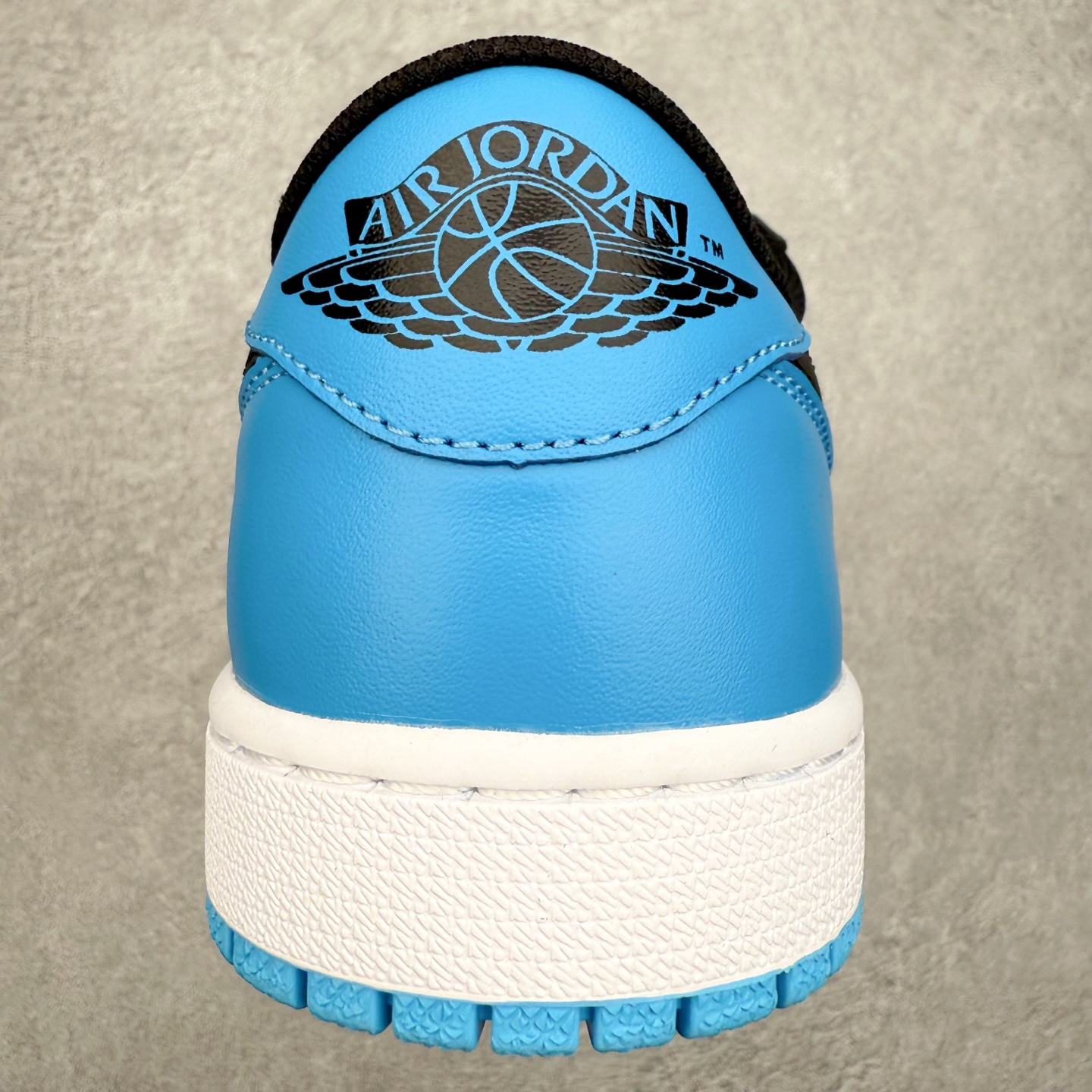 图片[8]-＃K版 Air Jordan AJ1 Low OG 低帮 CZ0790-104 全新流水线出品 DT版本唯一平替选择 市场第二梯队最强版 全部原鞋开发 原楦原纸板开发 全鞋电脑针车 原厂内置全掌气垫 原盒内在原标 唯一Zp原版鞋带绑法 免检产品 全新2022版型 全头层皮料 完美零毛边处理 原厂配置全掌气垫 价格定位良心 几十个配色陆续出货 实拍调校N版已经零色差零失真 百分百还原实物色彩所见即所得 不存在货不对板色差等低级问题 选购参考实物拍摄 不混卖不参货 只用心做好货严格选品 承诺混一赔十 尺码：36 36.5 37.5 38 38.5 39 40 40.5 41 42 42.5 43 44 44.5 45-选品中心