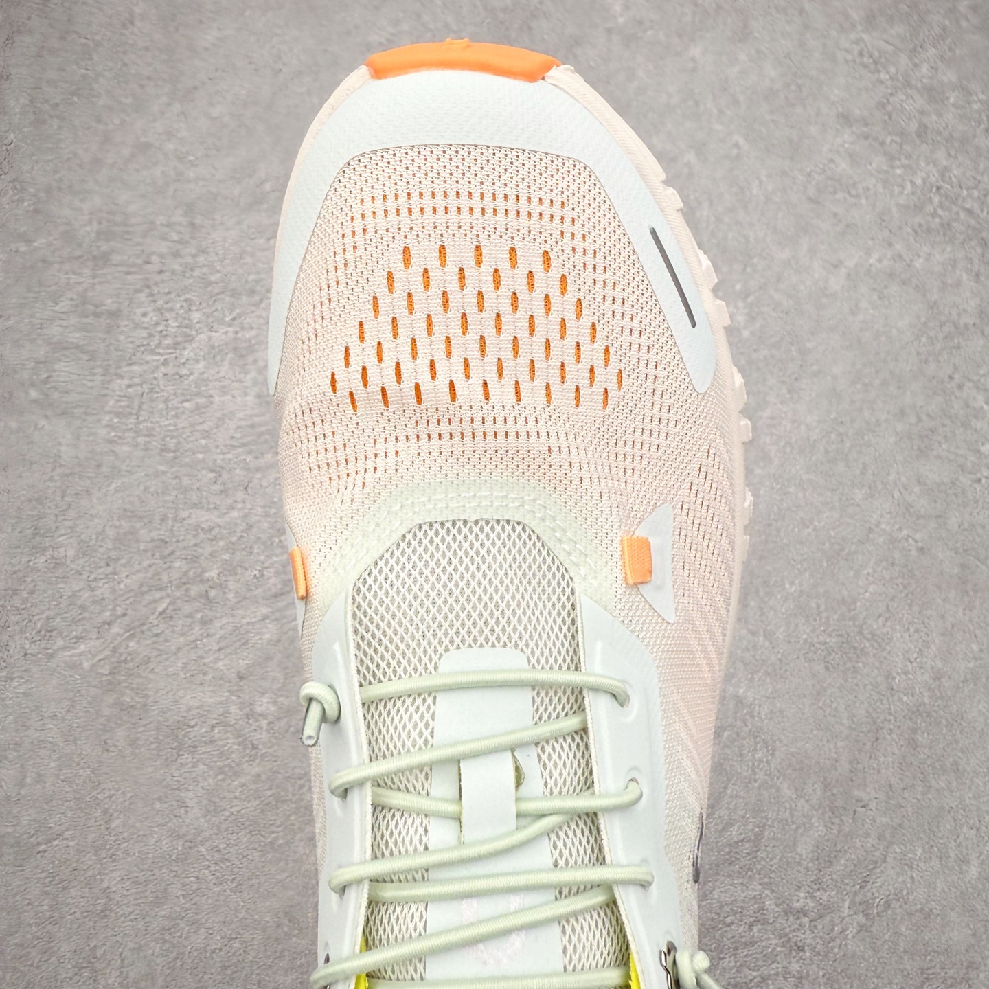 图片[4]-On昂跑 Cloud 6 Coast 潮流舒适 防滑耐磨 低帮 生活休闲鞋 此运动品牌 开创于2010年 缓震着陆、强效回弹、轻柔质感的设计构思始终是ON研制关键 与此同时基于“为全球提供革新性的跑步感受”信念 陆续推出了多款跑鞋及其以专业运动人体跑步工程学为设计关键的功能性跑步服饰设备 让跑者不费力气地畅快畅跑 尺码：36 36.5 37.5 38 38.5 39 40 40.5 41 42 42.5 43 44 44.5 45-选品中心