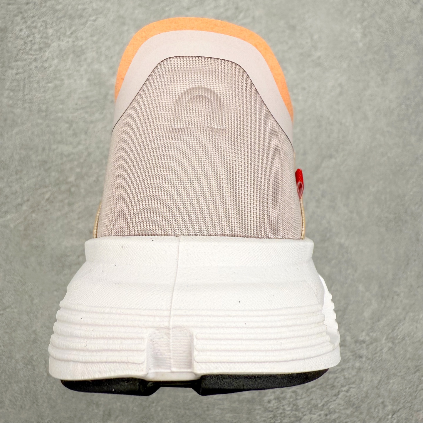 图片[8]-On昂跑 Cloud 6 Coast 潮流舒适 防滑耐磨 低帮 生活休闲鞋 此运动品牌 开创于2010年 缓震着陆、强效回弹、轻柔质感的设计构思始终是ON研制关键 与此同时基于“为全球提供革新性的跑步感受”信念 陆续推出了多款跑鞋及其以专业运动人体跑步工程学为设计关键的功能性跑步服饰设备 让跑者不费力气地畅快畅跑 尺码：36 36.5 37.5 38 38.5 39 40 40.5 41 42 42.5 43 44 44.5 45-选品中心