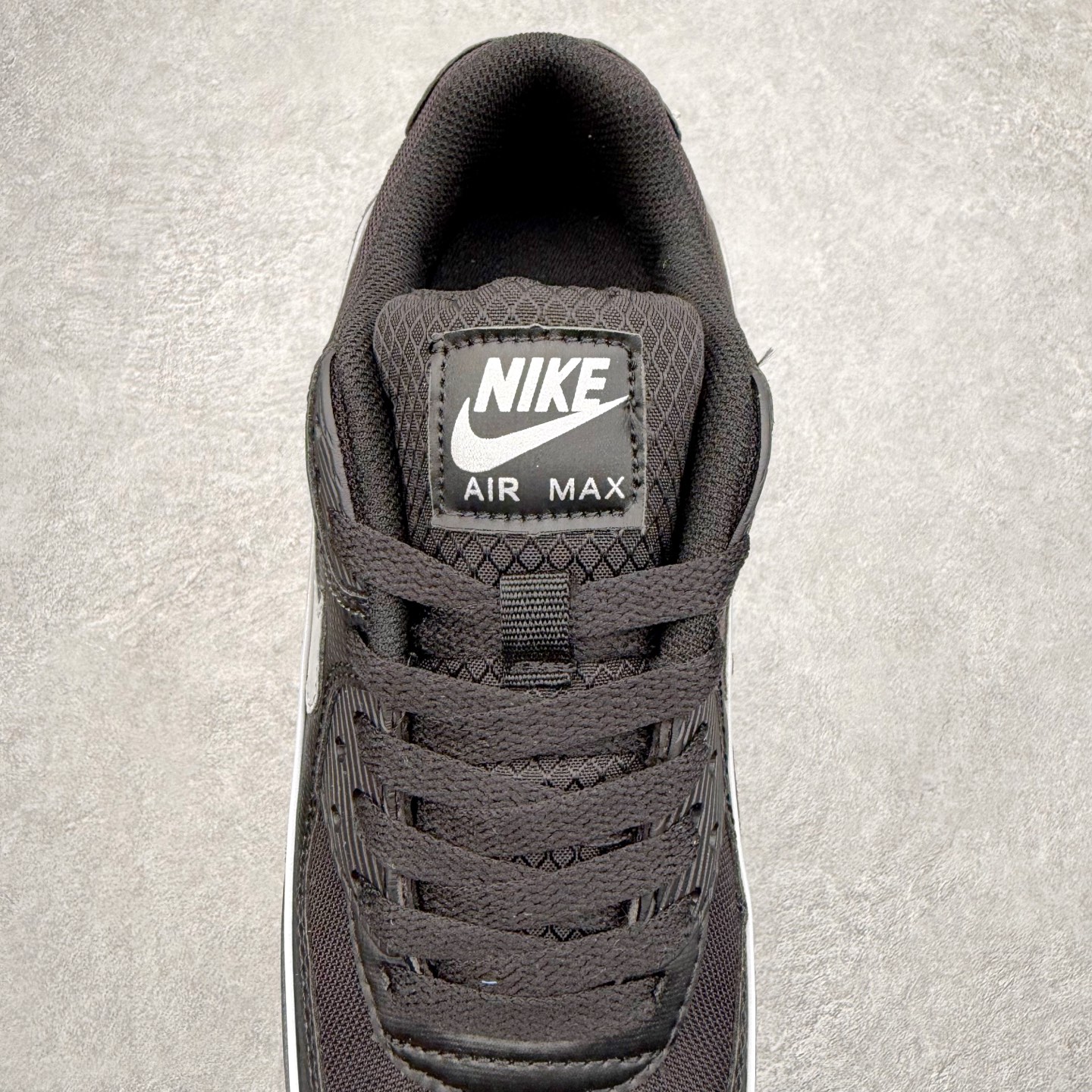 图片[5]-＃MX版 NK Air MAX 90 气垫复古减震跑步鞋 FV4517-002 经典重温 独家陆续补货 外单专供大厂出品 品质稳定 一百余色 终端操作 Air Max 90于1990年推出 来自Air Max系列 在Air Max 1的基础上改进而得 增加了气垫面积 外型上也更为流线 最特別的就是加入了菱纹塑胶嵌板 为Air Max 90增添了许多潮流气息 皮革鞋面 造就出色耐穿性和支撑力 Max Air缓震配置搭配泡棉中底 令Air Max 90轻盈而舒适 华夫格橡胶外底 铸就Air Max 90非凡的抓地力 而Air Max 90不仅是一双跑鞋 它成功跨越了时间的演进 成为了球鞋文化与潮流圈中最熟为人知的鞋款之一 尺码：36 36.5 37.5 38 38.5 39 40 40.5 41 42 42.5 43 44 44.5 45-选品中心