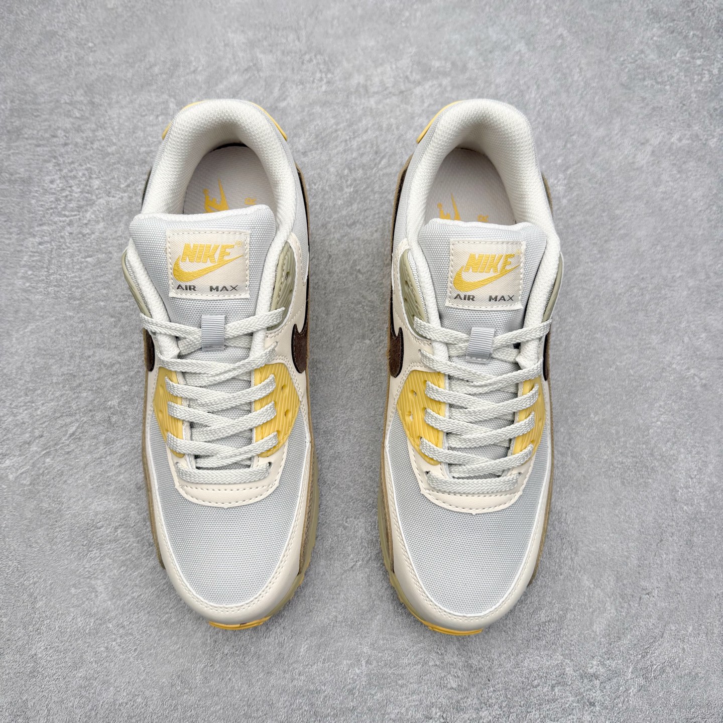 图片[2]-＃MX版 NK Air MAX 90 气垫复古减震跑步鞋 IB6392-002 经典重温 独家陆续补货 外单专供大厂出品 品质稳定 一百余色 终端操作 Air Max 90于1990年推出 来自Air Max系列 在Air Max 1的基础上改进而得 增加了气垫面积 外型上也更为流线 最特別的就是加入了菱纹塑胶嵌板 为Air Max 90增添了许多潮流气息 皮革鞋面 造就出色耐穿性和支撑力 Max Air缓震配置搭配泡棉中底 令Air Max 90轻盈而舒适 华夫格橡胶外底 铸就Air Max 90非凡的抓地力 而Air Max 90不仅是一双跑鞋 它成功跨越了时间的演进 成为了球鞋文化与潮流圈中最熟为人知的鞋款之一 尺码：36 36.5 37.5 38 38.5 39 40 40.5 41 42 42.5 43 44 44.5 45-选品中心