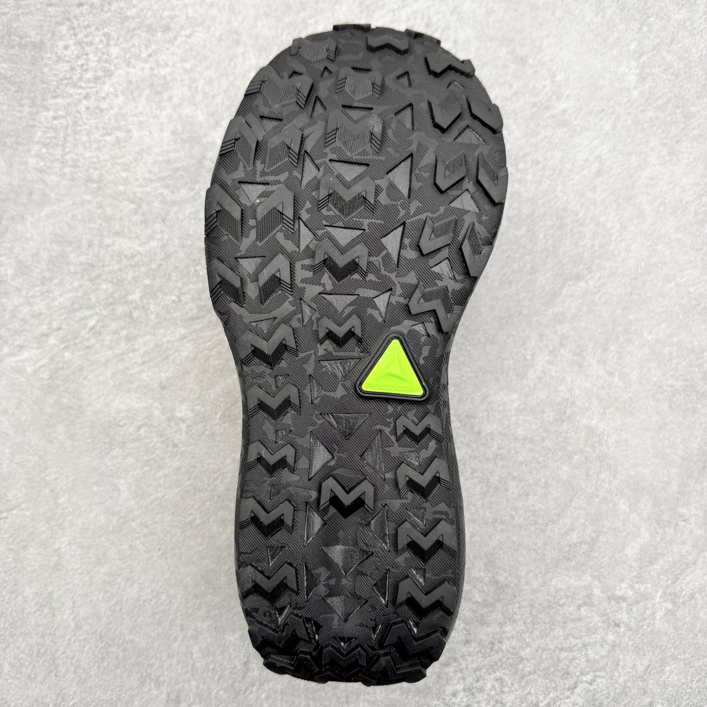 图片[9]-Asics Gel-Trabuco Max 4 舒适缓震轻便竞速 低帮跑步鞋 ASICS（亚瑟士）是日本实业家鬼冢喜八郎创立的跑鞋运动品牌，名字想法源自著名的拉丁谚语“AnimaSana In Corpore Sano”，意为“健全的精神寓于强健的体魄”。正如其名字的含义，ASICS亚瑟士一直坚信保持身体的健康与活力是打造健康快乐的生活方式的最佳途径。亚瑟士的跑鞋、篮球鞋等系列集专业与美貌于一身，拥有极高的热度。2016年，ASICS在“2016年日本最佳全球品牌”排行榜名列第17名。尺码：36 37 37.5 38 39 39.5 40 40.5 41.5 42 42.5 43.5 44 45-选品中心