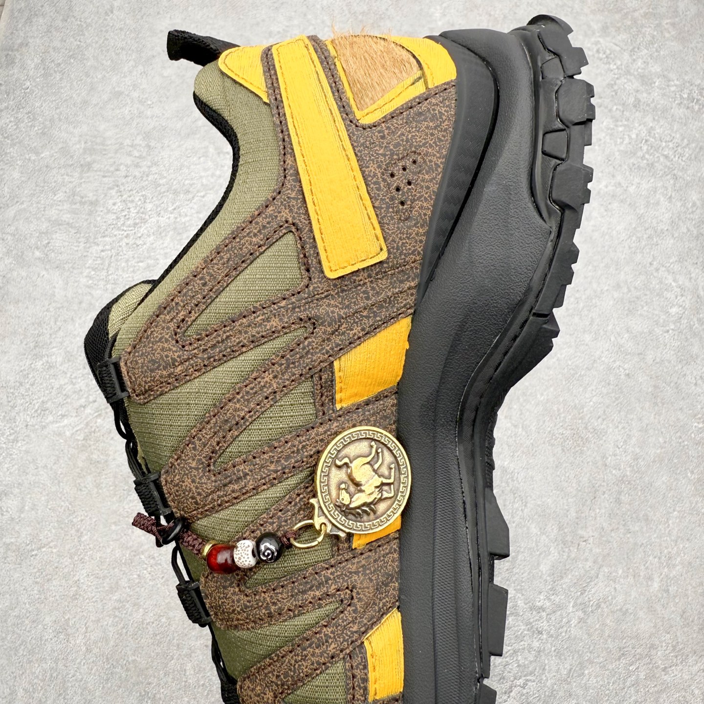 图片[7]-SALOMON XA Pro 3D ADV 萨洛蒙潮流越野机能户外功能鞋 纯原外贸平台特供订单 耗时半年巨作 全套原纸板楦头开发 原厂特供网布配套加持 确保原汁原味 完美呈现版型 原档数据独家私模五层组合大底 原装Ortholite轻量化鞋垫 中底布带钢印编号 原厂TPU锁扣 进口港宝加持 后跟自然饱满 还原公司包裹性 鞋面采用SENSIFT贴合技术 全方位贴合包裹脚型 鞋跟部鞋底牵引设计 提供强大的抓地性能 更适应野外崎岖不平的道路 其3D ADVANCED CHASSIS底盘 材料轻量大化 钉齿设计更具稳定性 防护性 鞋底易磨损区运用CONTAGRIP高耐磨材料 应对城市硬质路面长距离跑考验 尺码：36 36.5 37.5 38 38.5 39 40 40.5 41 42 42.5 43 44 44.5 45-选品中心