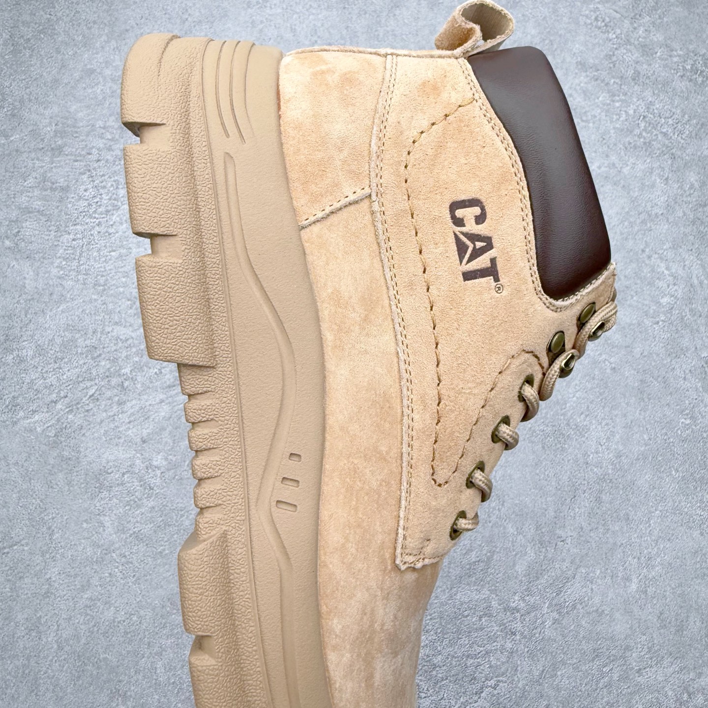 图片[6]-CAT卡特 硬汉推土机品牌经典百搭户外中帮休闲马丁靴 广东大厂品质 秋冬新款 时尚潮流搭配 面料釆用意大利进口磨砂牛皮 全鞋真牛皮材料 大底到五金都是代工厂原材料制作 好货不杀猪 首单质量严格把控 全套官网统一包装 今年冬季防寒户外专用产品 日常随意搭配 型男必备 尺码：39 40 41 42 43 44 (偏大一码)-选品中心