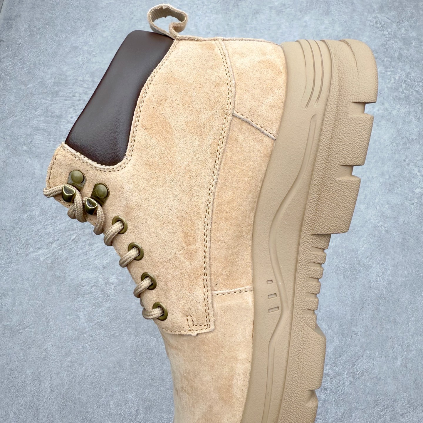 图片[7]-CAT卡特 硬汉推土机品牌经典百搭户外中帮休闲马丁靴 广东大厂品质 秋冬新款 时尚潮流搭配 面料釆用意大利进口磨砂牛皮 全鞋真牛皮材料 大底到五金都是代工厂原材料制作 好货不杀猪 首单质量严格把控 全套官网统一包装 今年冬季防寒户外专用产品 日常随意搭配 型男必备 尺码：39 40 41 42 43 44 (偏大一码)-选品中心