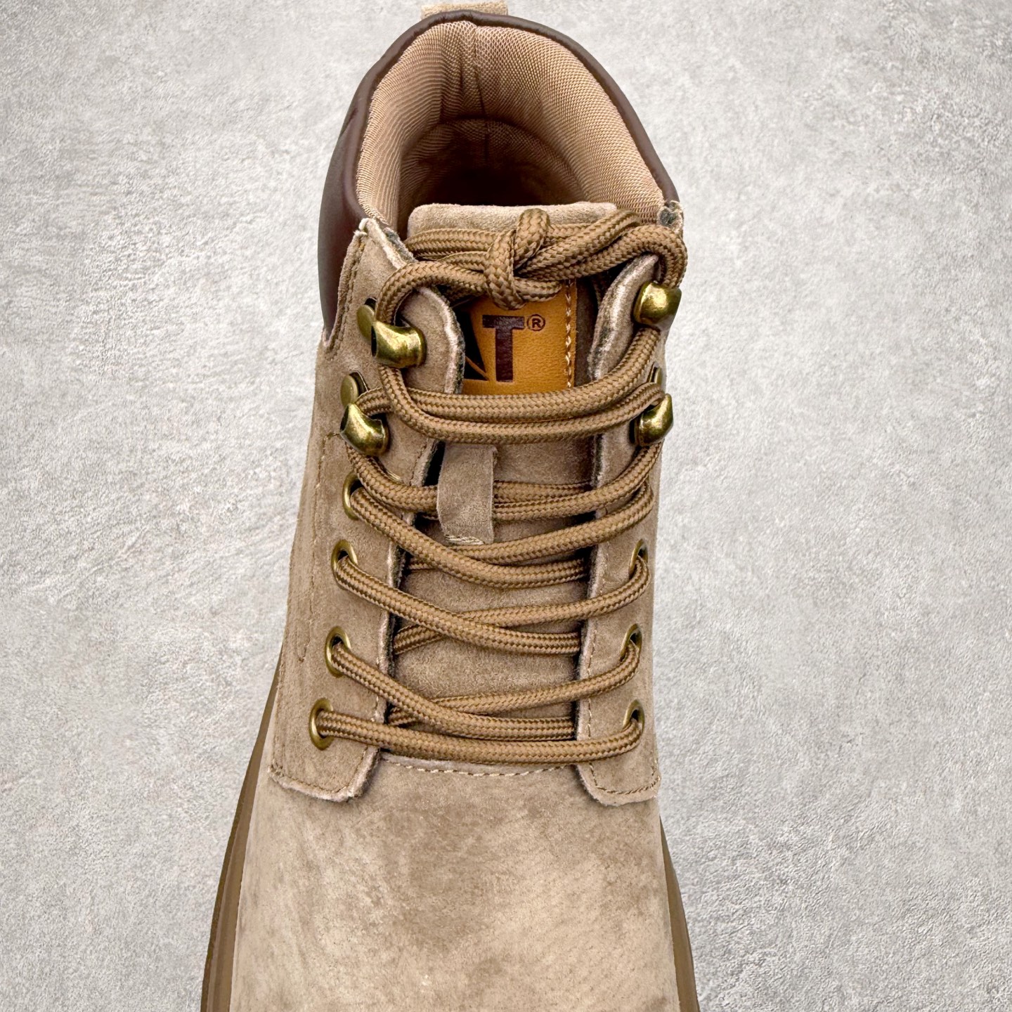 图片[5]-CAT卡特 硬汉推土机品牌经典百搭户外中帮休闲马丁靴 广东大厂品质 秋冬新款 时尚潮流搭配 面料釆用意大利进口磨砂牛皮 全鞋真牛皮材料 大底到五金都是代工厂原材料制作 好货不杀猪 首单质量严格把控 全套官网统一包装 今年冬季防寒户外专用产品 日常随意搭配 型男必备 尺码：39 40 41 42 43 44 (偏大一码)-选品中心