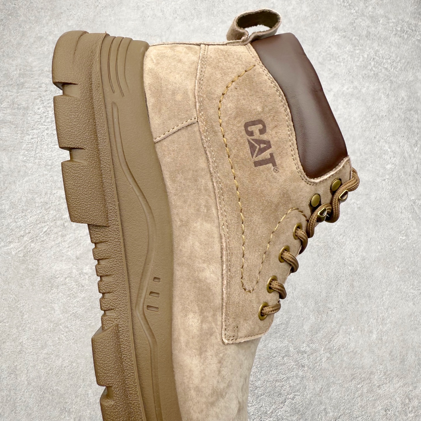 图片[6]-CAT卡特 硬汉推土机品牌经典百搭户外中帮休闲马丁靴 广东大厂品质 秋冬新款 时尚潮流搭配 面料釆用意大利进口磨砂牛皮 全鞋真牛皮材料 大底到五金都是代工厂原材料制作 好货不杀猪 首单质量严格把控 全套官网统一包装 今年冬季防寒户外专用产品 日常随意搭配 型男必备 尺码：39 40 41 42 43 44 (偏大一码)-选品中心