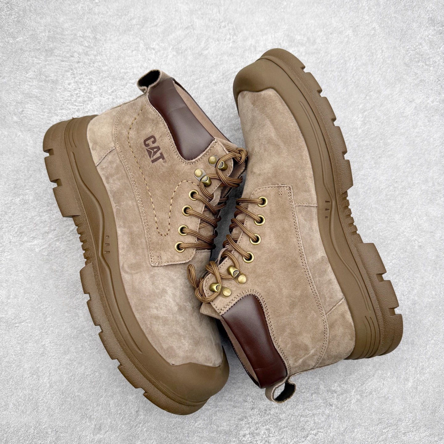 图片[3]-CAT卡特 硬汉推土机品牌经典百搭户外中帮休闲马丁靴 广东大厂品质 秋冬新款 时尚潮流搭配 面料釆用意大利进口磨砂牛皮 全鞋真牛皮材料 大底到五金都是代工厂原材料制作 好货不杀猪 首单质量严格把控 全套官网统一包装 今年冬季防寒户外专用产品 日常随意搭配 型男必备 尺码：39 40 41 42 43 44 (偏大一码)-选品中心