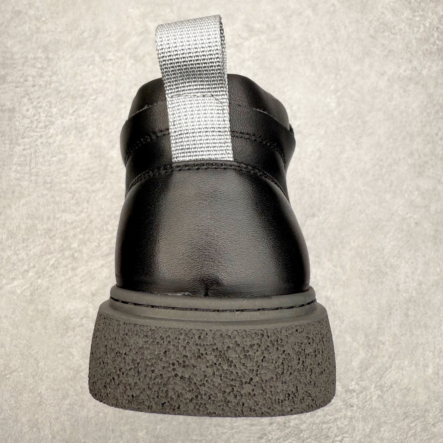 图片[8]-ECCO爱步中高帮男鞋 热门销售款式 城市休闲系列 气质百搭潮酷板鞋 精选牛皮面料 现代品质鞋面设计 纹理自然，细腻柔软 具有良好透气性 舒适保暖 侧前独有LOGO设计 双层牛皮鞋边 坚韧鞋线车边 经典潮流 全新轻量发泡底材与橡胶大底结合 脚感轻盈柔韧 防滑耐磨 抓地力强 时尚潮流休闲 随想假日 尺码：38 39 40 41 42 43 44 （皮鞋码）-选品中心