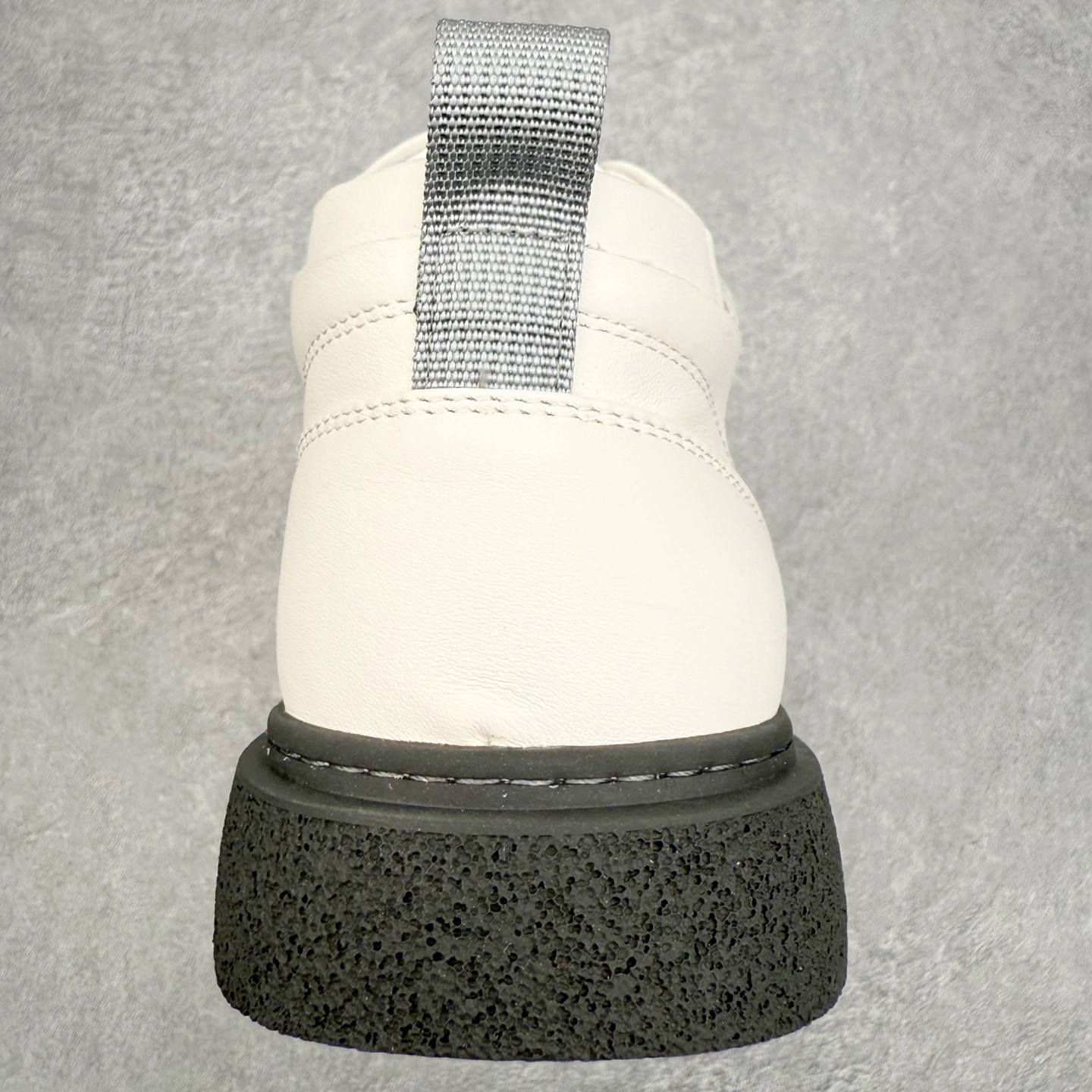 图片[8]-ECCO爱步中高帮男鞋 热门销售款式 城市休闲系列 气质百搭潮酷板鞋 精选牛皮面料 现代品质鞋面设计 纹理自然，细腻柔软 具有良好透气性 舒适保暖 侧前独有LOGO设计 双层牛皮鞋边 坚韧鞋线车边 经典潮流 全新轻量发泡底材与橡胶大底结合 脚感轻盈柔韧 防滑耐磨 抓地力强 时尚潮流休闲 随想假日 尺码：38 39 40 41 42 43 44 （皮鞋码）-选品中心