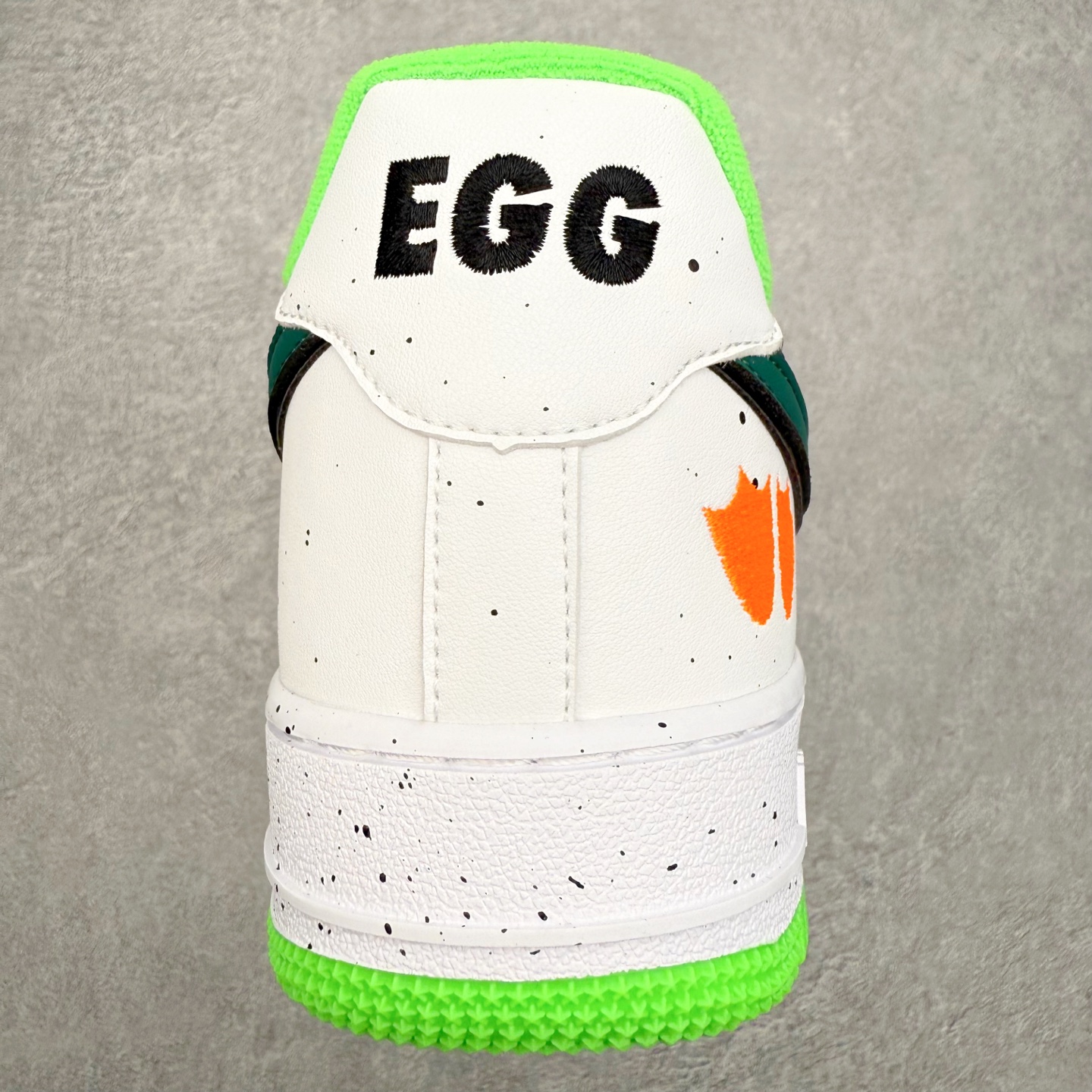 图片[8]-NK Air Force 1´07 Low 空军一号低帮百搭休闲运动板鞋 IU7613-100 柔软、弹性十足的缓震性能和出色的中底设计 横跨复古与现代的外型结合 造就出风靡全球 三十多年的Force 1 直到今天还深受青睐 实拍调校N版已经零色差零失真 百分百还原实物色彩所见即所得 不存在货不对板色差等低级问题 选购参考实物拍摄 不混卖不参货 只用心做好货严格选品 承诺混一赔十 尺码：36 36.5 37.5 38 38.5 39 40 40.5 41 42 42.5 43 44 44.5 45-选品中心