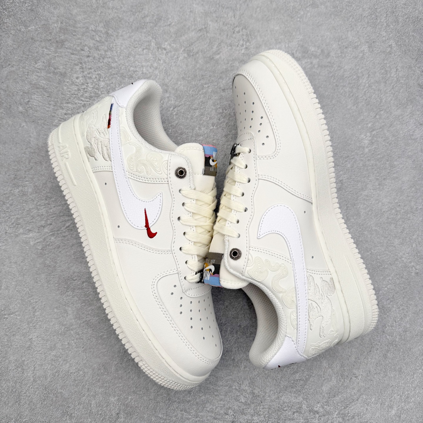 图片[3]-NK Air Force 1´07 Low 空军一号低帮百搭休闲运动板鞋 IQ1119-011 柔软、弹性十足的缓震性能和出色的中底设计 横跨复古与现代的外型结合 造就出风靡全球 三十多年的Force 1 直到今天还深受青睐 实拍调校N版已经零色差零失真 百分百还原实物色彩所见即所得 不存在货不对板色差等低级问题 选购参考实物拍摄 不混卖不参货 只用心做好货严格选品 承诺混一赔十 尺码：36 36.5 37.5 38 38.5 39 40 40.5 41 42 42.5 43 44 44.5 45-选品中心