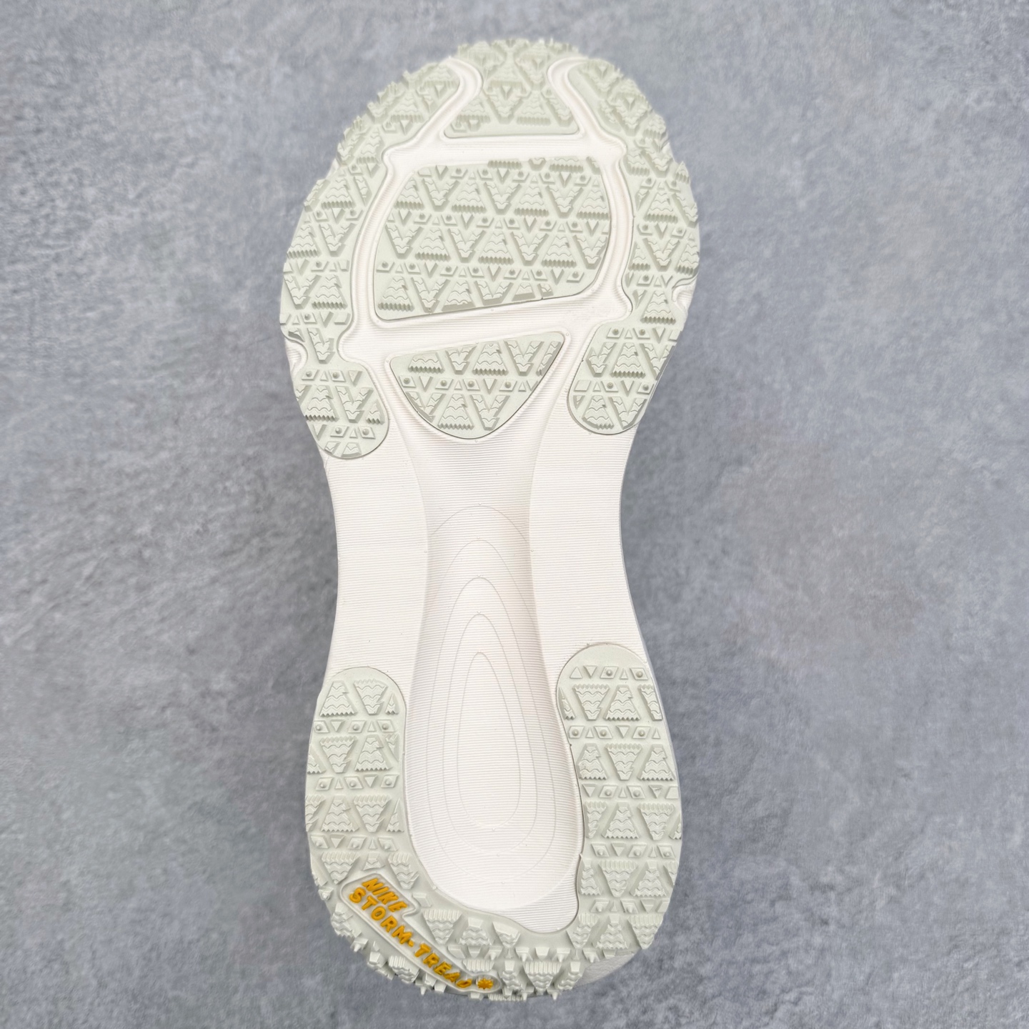 图片[9]-NK Vomero 18 GTX 时尚舒适 网布防滑耐磨 低帮跑步鞋 实拍调校N版已经零色差零失真 百分百还原实物色彩所见即所得 不存在货不对板色差等低级问题 选购参考实物拍摄 不混卖不参货 只用心做好货严格选品 承诺混一赔十 尺码：36 36.5 37.5 38 38.5 39 40 40.5 41 42 42.5 43 44 44.5 45-选品中心