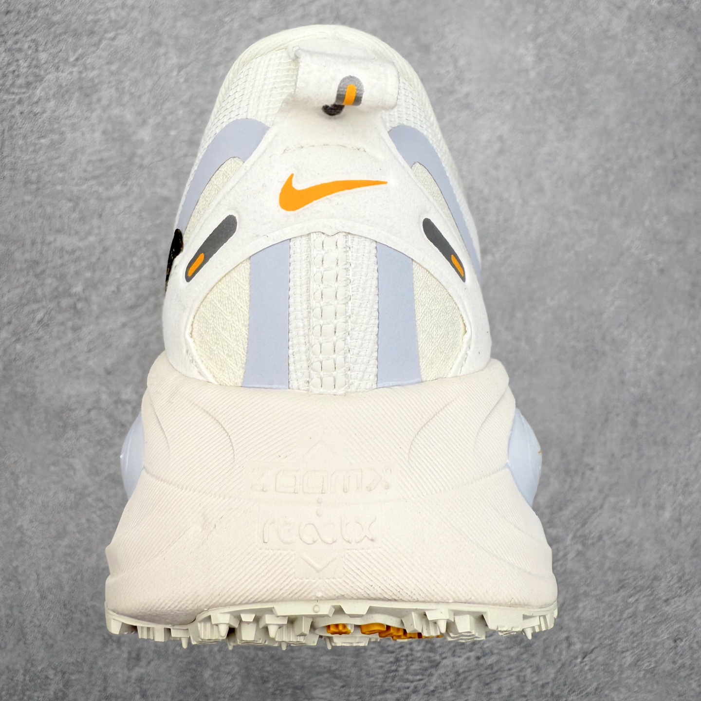 图片[8]-NK Vomero 18 GTX 时尚舒适 网布防滑耐磨 低帮跑步鞋 实拍调校N版已经零色差零失真 百分百还原实物色彩所见即所得 不存在货不对板色差等低级问题 选购参考实物拍摄 不混卖不参货 只用心做好货严格选品 承诺混一赔十 尺码：36 36.5 37.5 38 38.5 39 40 40.5 41 42 42.5 43 44 44.5 45-选品中心