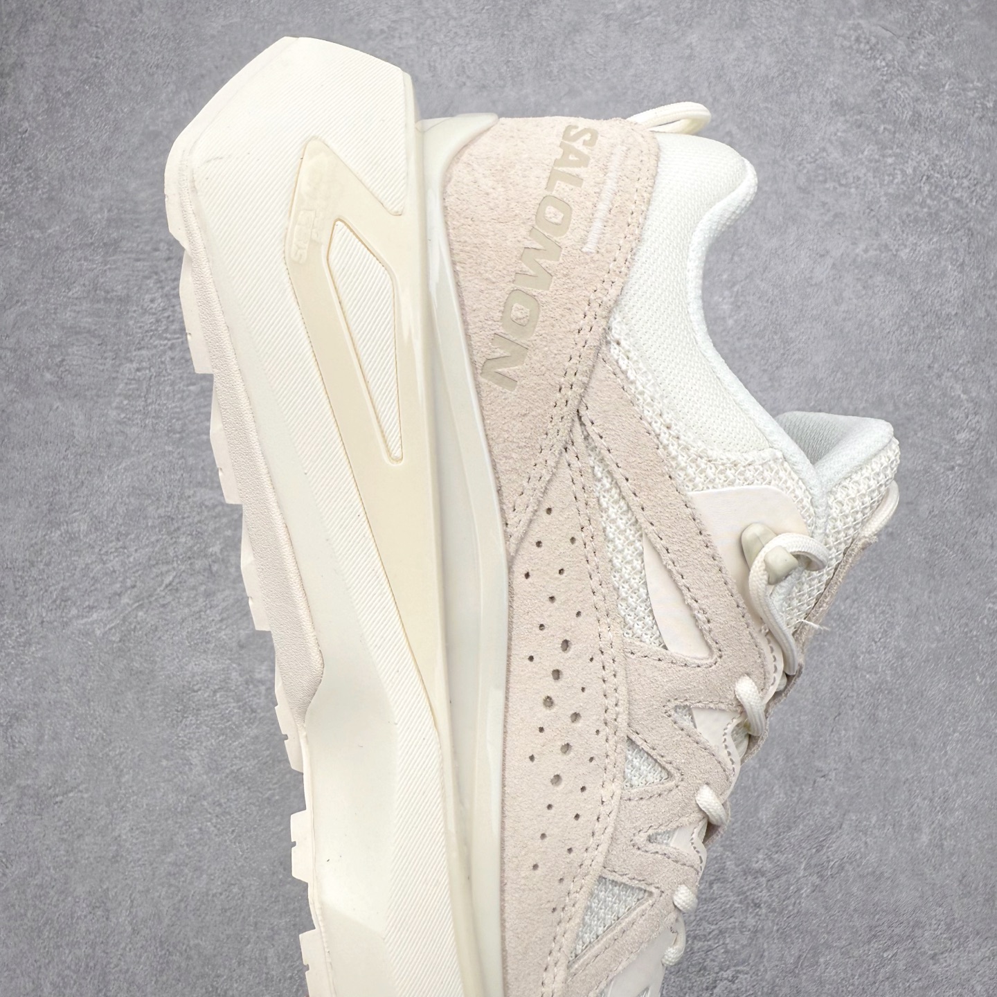 图片[6]-SALOMON萨洛蒙 ODYSSEY ELMT LOW LTR 时尚简约舒适美观 防滑耐磨 低帮 户外功能鞋 男女同款 棕褐色 SALOMON诞生于1947年的法国阿尔卑斯山区，全球知名的户外运动品牌。一直致力于推动滑雪、越野跑等山地运动的发展及产品的进步。其产品设计致力于追求创新和发掘产品的性能极限，帮助喜欢自由的人在山地间不断挑战自我。实拍调校N版已经零色差零失真 百分百还原实物色彩所见即所得 不存在货不对板色差等低级问题 选购参考实物拍摄 不混卖不参货 只用心做好货严格选品 承诺混一赔十 尺码：36 36.5 37.5 38 38.5 39 40 40.5 41 42 42.5 43 44 44.5 45-选品中心