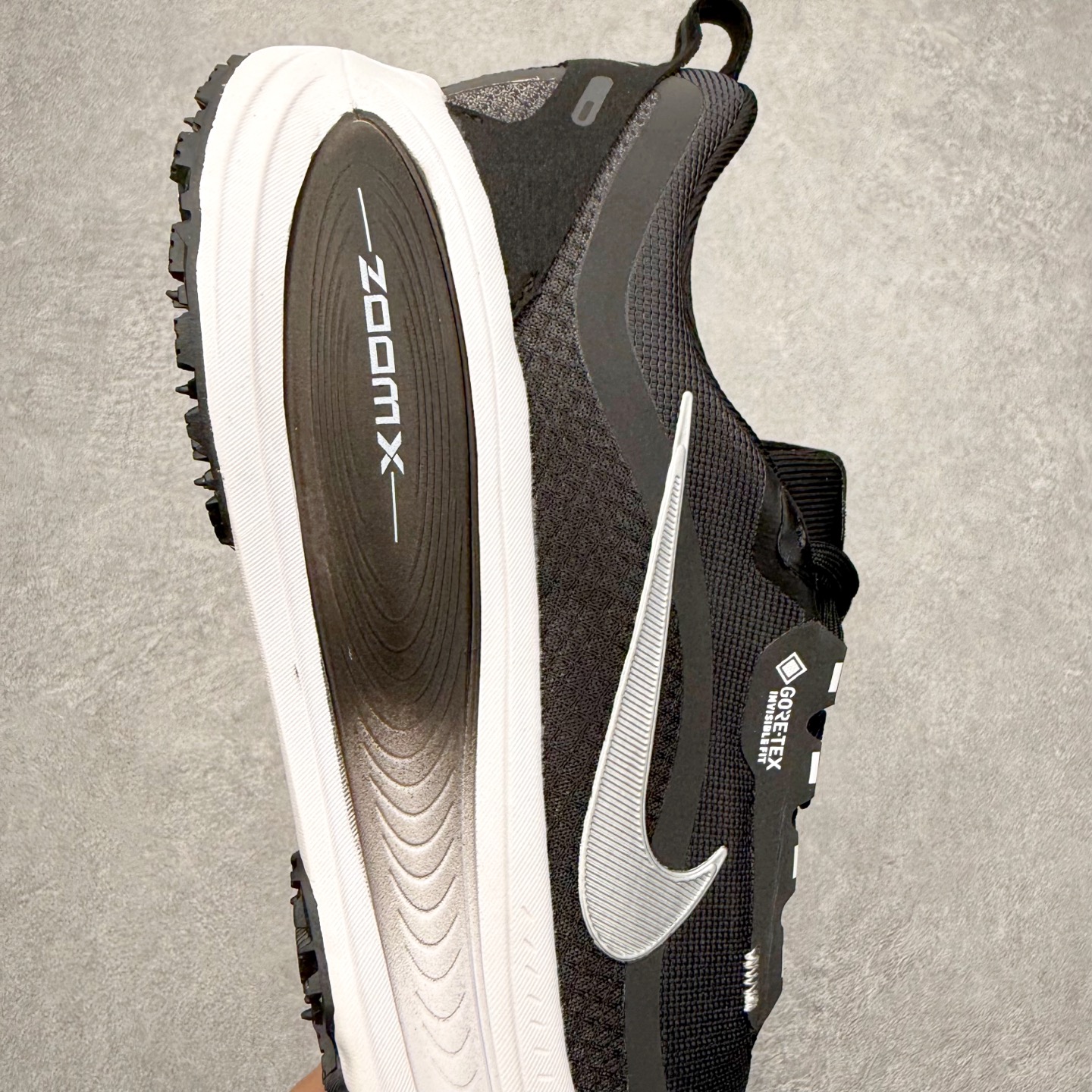 图片[6]-NK Vomero 18 GTX 时尚舒适 网布防滑耐磨 低帮跑步鞋 实拍调校N版已经零色差零失真 百分百还原实物色彩所见即所得 不存在货不对板色差等低级问题 选购参考实物拍摄 不混卖不参货 只用心做好货严格选品 承诺混一赔十 尺码：36 36.5 37.5 38 38.5 39 40 40.5 41 42 42.5 43 44 44.5 45-选品中心