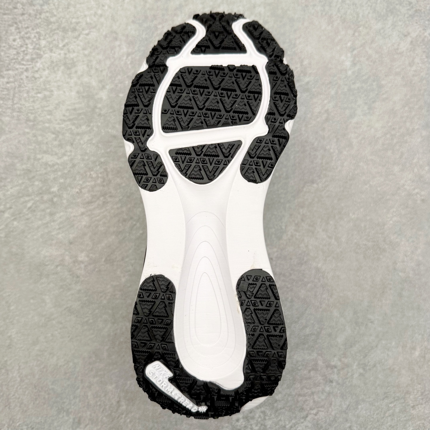 图片[9]-NK Vomero 18 GTX 时尚舒适 网布防滑耐磨 低帮跑步鞋 实拍调校N版已经零色差零失真 百分百还原实物色彩所见即所得 不存在货不对板色差等低级问题 选购参考实物拍摄 不混卖不参货 只用心做好货严格选品 承诺混一赔十 尺码：36 36.5 37.5 38 38.5 39 40 40.5 41 42 42.5 43 44 44.5 45-选品中心