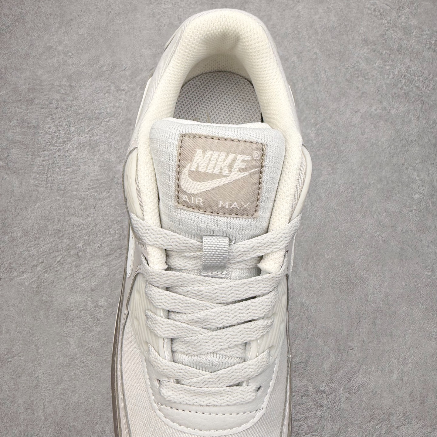 图片[5]-＃MX版 NK Air MAX 90 气垫复古减震跑步鞋 DZ3522-003 经典重温 独家陆续补货 外单专供大厂出品 品质稳定 一百余色 终端操作 Air Max 90于1990年推出 来自Air Max系列 在Air Max 1的基础上改进而得 增加了气垫面积 外型上也更为流线 最特別的就是加入了菱纹塑胶嵌板 为Air Max 90增添了许多潮流气息 皮革鞋面 造就出色耐穿性和支撑力 Max Air缓震配置搭配泡棉中底 令Air Max 90轻盈而舒适 华夫格橡胶外底 铸就Air Max 90非凡的抓地力 而Air Max 90不仅是一双跑鞋 它成功跨越了时间的演进 成为了球鞋文化与潮流圈中最熟为人知的鞋款之一 尺码：36 36.5 37.5 38 38.5 39 40 40.5 41 42 42.5 43 44 44.5 45-选品中心