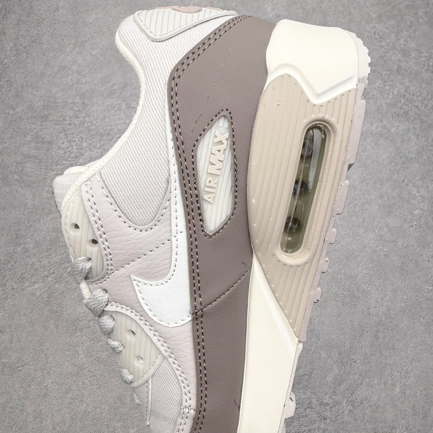 图片[7]-＃MX版 NK Air MAX 90 气垫复古减震跑步鞋 DZ3522-003 经典重温 独家陆续补货 外单专供大厂出品 品质稳定 一百余色 终端操作 Air Max 90于1990年推出 来自Air Max系列 在Air Max 1的基础上改进而得 增加了气垫面积 外型上也更为流线 最特別的就是加入了菱纹塑胶嵌板 为Air Max 90增添了许多潮流气息 皮革鞋面 造就出色耐穿性和支撑力 Max Air缓震配置搭配泡棉中底 令Air Max 90轻盈而舒适 华夫格橡胶外底 铸就Air Max 90非凡的抓地力 而Air Max 90不仅是一双跑鞋 它成功跨越了时间的演进 成为了球鞋文化与潮流圈中最熟为人知的鞋款之一 尺码：36 36.5 37.5 38 38.5 39 40 40.5 41 42 42.5 43 44 44.5 45-选品中心