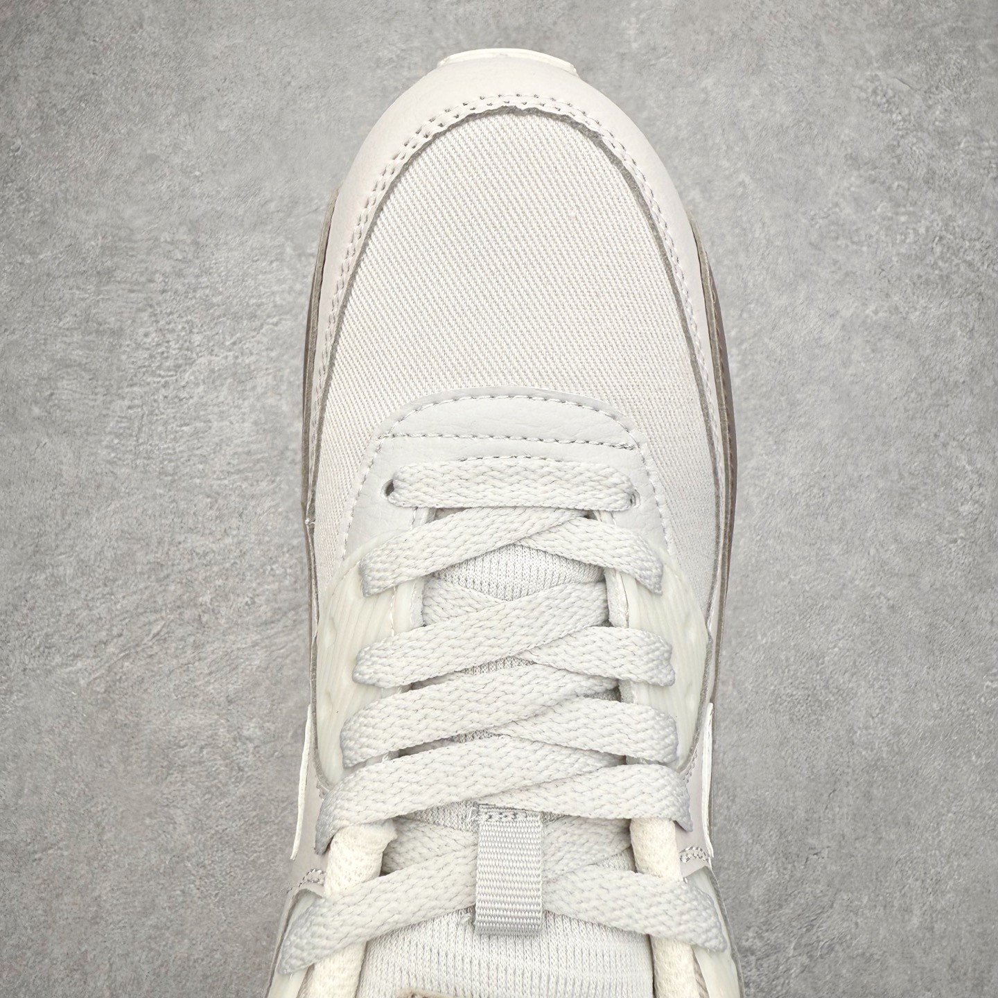 图片[4]-＃MX版 NK Air MAX 90 气垫复古减震跑步鞋 DZ3522-003 经典重温 独家陆续补货 外单专供大厂出品 品质稳定 一百余色 终端操作 Air Max 90于1990年推出 来自Air Max系列 在Air Max 1的基础上改进而得 增加了气垫面积 外型上也更为流线 最特別的就是加入了菱纹塑胶嵌板 为Air Max 90增添了许多潮流气息 皮革鞋面 造就出色耐穿性和支撑力 Max Air缓震配置搭配泡棉中底 令Air Max 90轻盈而舒适 华夫格橡胶外底 铸就Air Max 90非凡的抓地力 而Air Max 90不仅是一双跑鞋 它成功跨越了时间的演进 成为了球鞋文化与潮流圈中最熟为人知的鞋款之一 尺码：36 36.5 37.5 38 38.5 39 40 40.5 41 42 42.5 43 44 44.5 45-选品中心