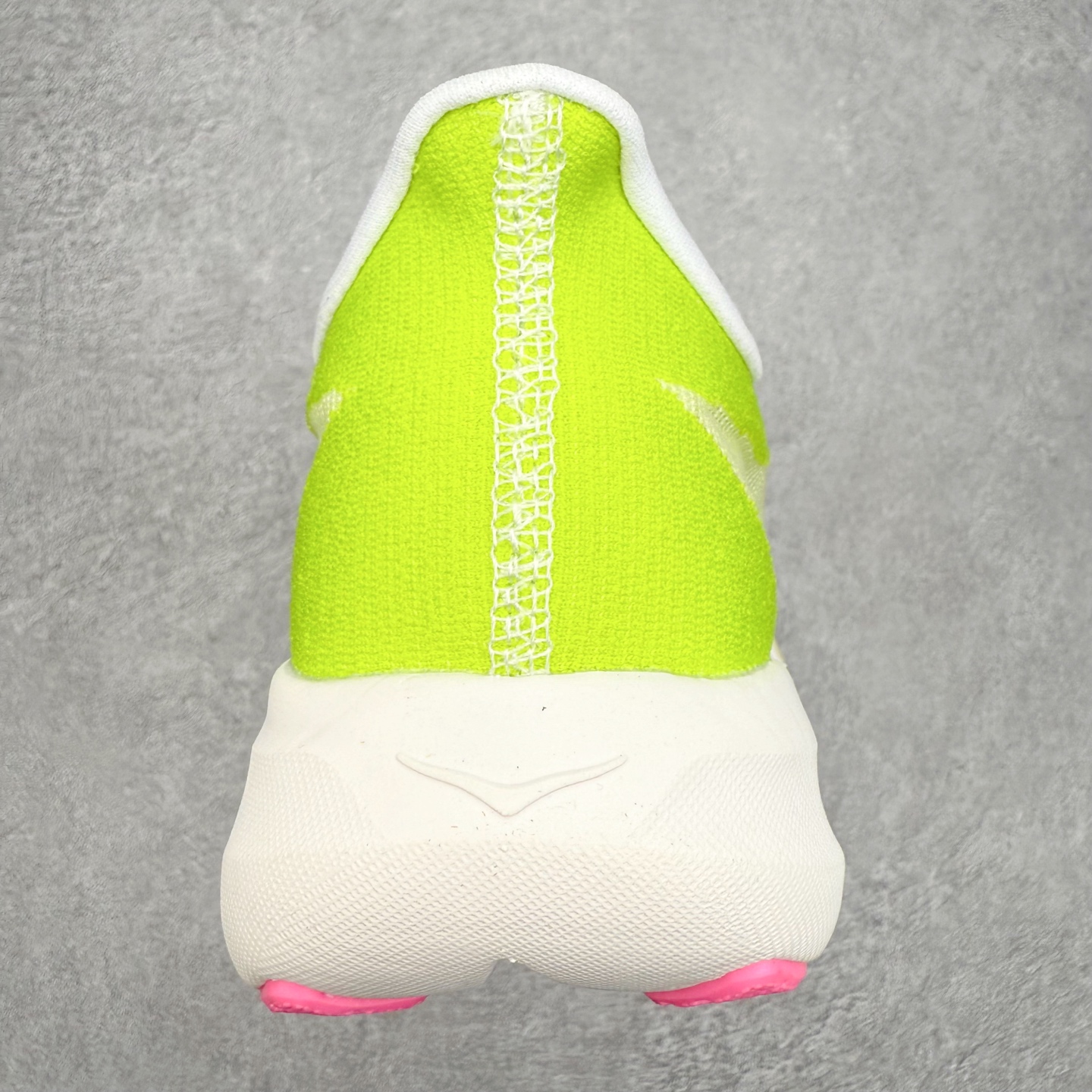 图片[8]-HOKA ONE ONE Rocket X 3 低帮专业越野跑步鞋 实拍首发 相较于前几代Mafate包裹感更好 跟Speedgoat(快速羚羊)系列比起来更加舒适 鞋底防滑性能在下坡的石板台阶和原始路面都有很好的表现 HOKA血统属性厚底设计 在快速下坡时起到缓震保护作用 减少重力给予脚踝、膝部、髋关节等处带来的冲击力 尺码：36 37 37.5 38 38.5 39 40 40.5 41 42 42.5 43 44 44.5 45-选品中心