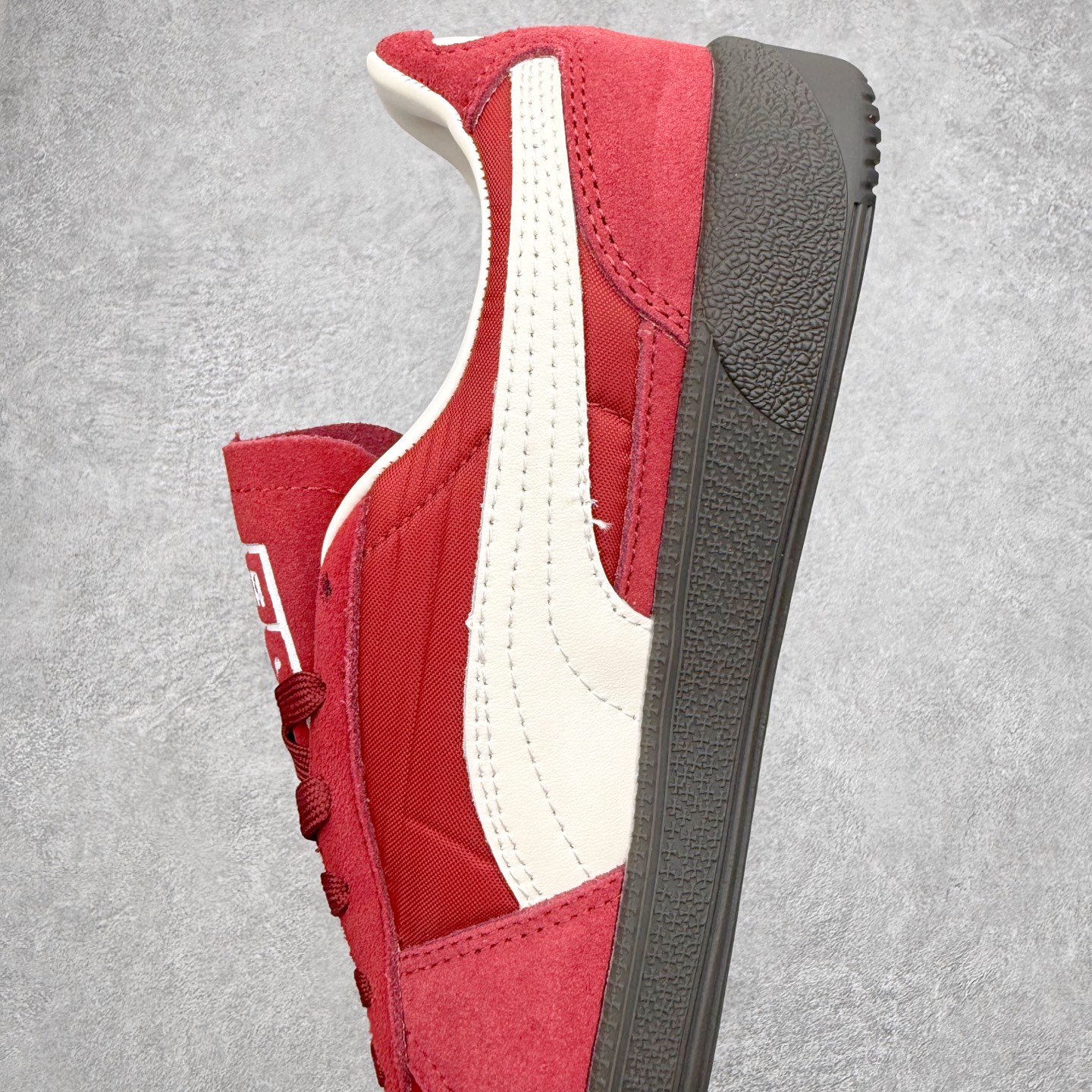 图片[7]-PUMA Palermo Trainer 彪马防滑耐磨低帮德训休闲板鞋 简约又不失设计巧思的帅气风格让它轻松驾驭日常休闲或滑板场合 运动兼具匠心 细节彰显品质 衬垫边缘以提供支撑和灵活性 强化鞋头以承受持续的磨损 耐磨性强 稳定性高 抓地更牢 不易打滑 尺码： 35 36 36.5 37.5 38 38.5 39 40 40.5 41 42 42.5 43 44 45-选品中心