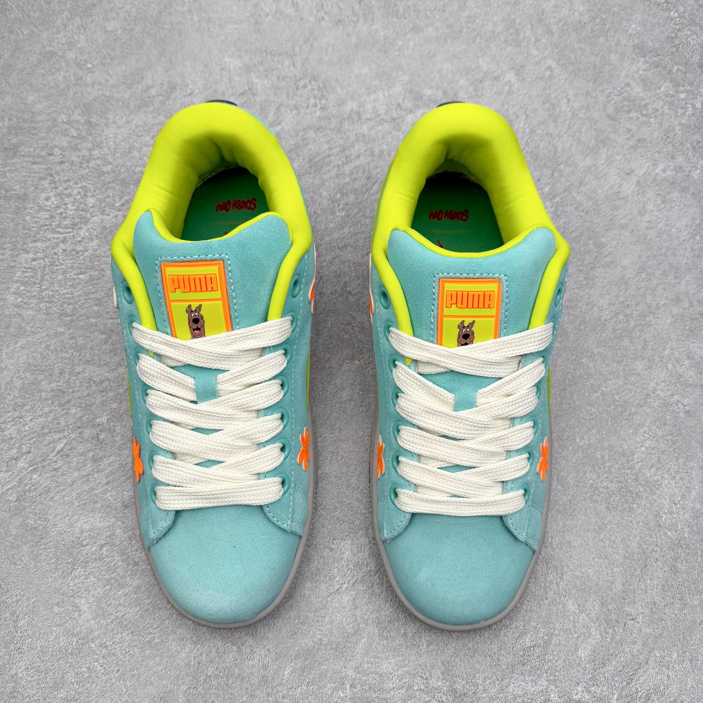 图片[2]-＃C版 PUMA SUEDE XL 彪马新款面包鞋男女同款复古休闲板鞋 赠送一双鞋带 鞋身通体采用细腻的麂皮材质 厚实柔软 质感出众 鞋侧保留PUMA标志性跑道图案 侧面与后跟点缀金属色PUMA LOGO 兼具辨识度与细节感 加厚鞋垫、饱满鞋舌 搭配加宽扁形鞋带 使得穿着感更加贴合与舒适 值得一提的是 本季SUEDE XL鞋款以黑色、红色及蓝色最为瞩目 经典黑的配色 在低调之余可轻松驾驭任何潮流风格造型 而高饱和度的配色 则是当之无愧的早春出街利器。货号： 395205 尺码：36 37 37.5 38 38.5 39 40 40.5 41 42 42.5 43 44 45-选品中心