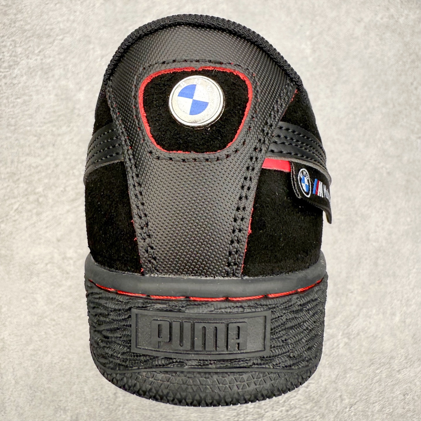 图片[8]-＃C版 PUMA SUEDE XL 彪马新款面包鞋男女同款复古休闲板鞋 赠送一双鞋带 鞋身通体采用细腻的麂皮材质 厚实柔软 质感出众 鞋侧保留PUMA标志性跑道图案 侧面与后跟点缀金属色PUMA LOGO 兼具辨识度与细节感 加厚鞋垫、饱满鞋舌 搭配加宽扁形鞋带 使得穿着感更加贴合与舒适 值得一提的是 本季SUEDE XL鞋款以黑色、红色及蓝色最为瞩目 经典黑的配色 在低调之余可轻松驾驭任何潮流风格造型 而高饱和度的配色 则是当之无愧的早春出街利器。货号： 395205 尺码：36 37 37.5 38 38.5 39 40 40.5 41 42 42.5 43 44 45-选品中心