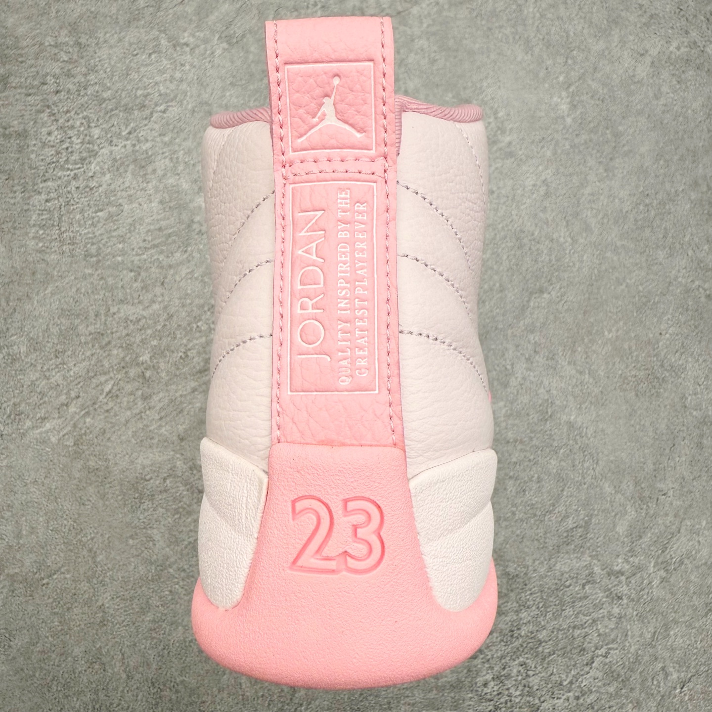 图片[8]-＃纯原 Air Jordan AJ12 Retro 白粉 货号：510815-600 外贸特供批次 原楦原档案数据开模打造 原汁原味12代鞋型 进口原厂皮料 原厂碳板 原装材料 原厂定制金属扣 原厂电绣 支持与公司货全方位对比 只服务于5%懂鞋的高端客户 发国外可支持各种retail商店充正寄售 尺码：36 36.5 37.5 38 38.5 39 40-选品中心