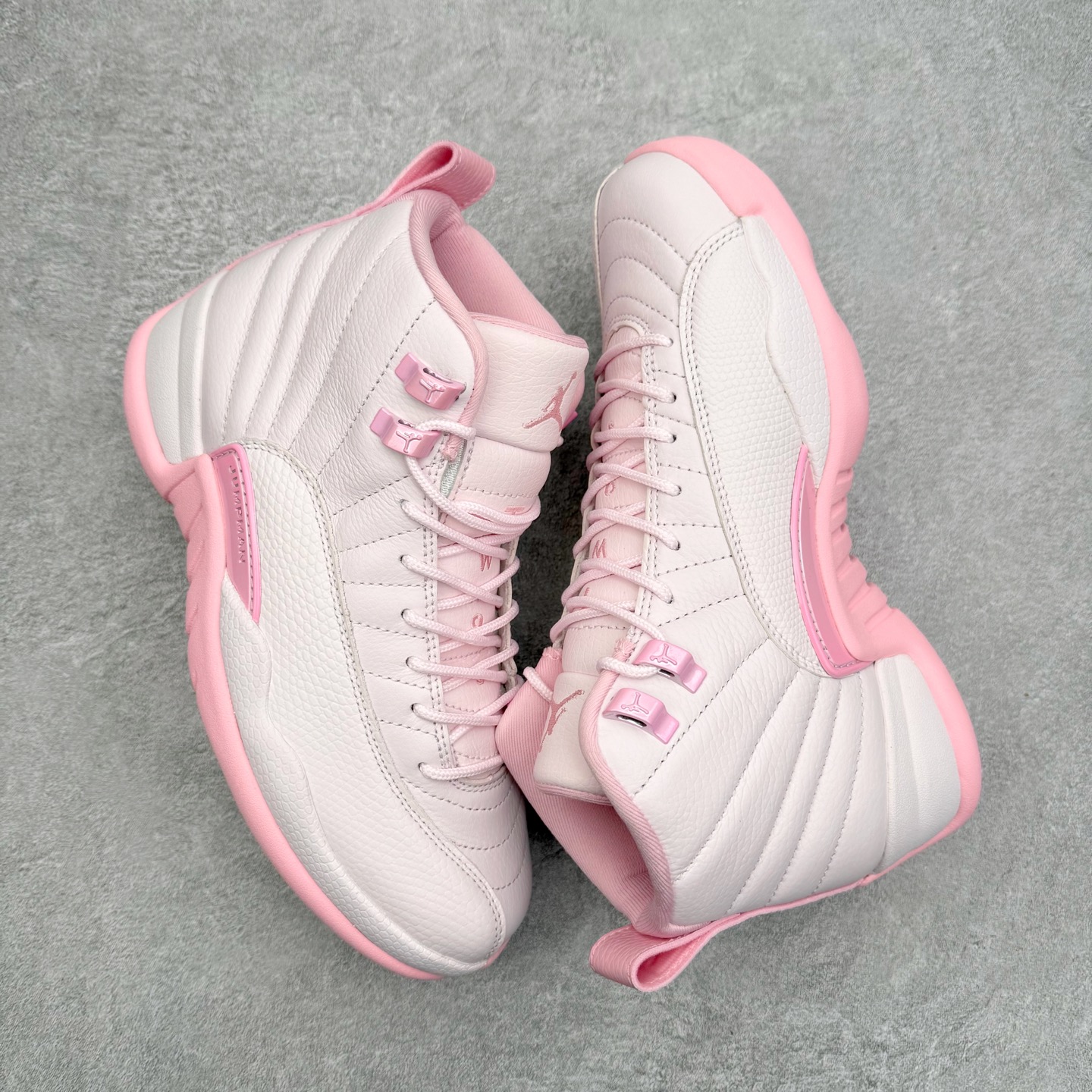 图片[3]-＃纯原 Air Jordan AJ12 Retro 白粉 货号：510815-600 外贸特供批次 原楦原档案数据开模打造 原汁原味12代鞋型 进口原厂皮料 原厂碳板 原装材料 原厂定制金属扣 原厂电绣 支持与公司货全方位对比 只服务于5%懂鞋的高端客户 发国外可支持各种retail商店充正寄售 尺码：36 36.5 37.5 38 38.5 39 40-选品中心