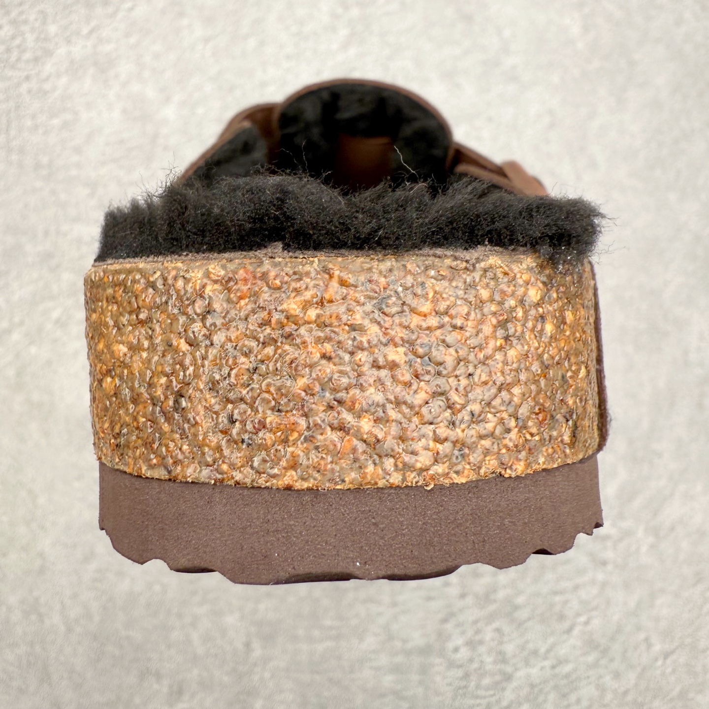 图片[8]-Birkenstock Boston VL 勃肯软木底包头拖鞋加绒版 天鹅绒般的绒面革赋子休闲的经典外观 四季皆宜 柔软的鞋床采用额外的泡沫缓冲层 提供额外的舒适感和全天支撑 全网独家首发 源于德国的严谨工艺 牛巴戎面 中层松木 EVA 三层组合大底 优质牛皮面料五金扣 出口订单 尺码：35 36 37 38 39 40-选品中心