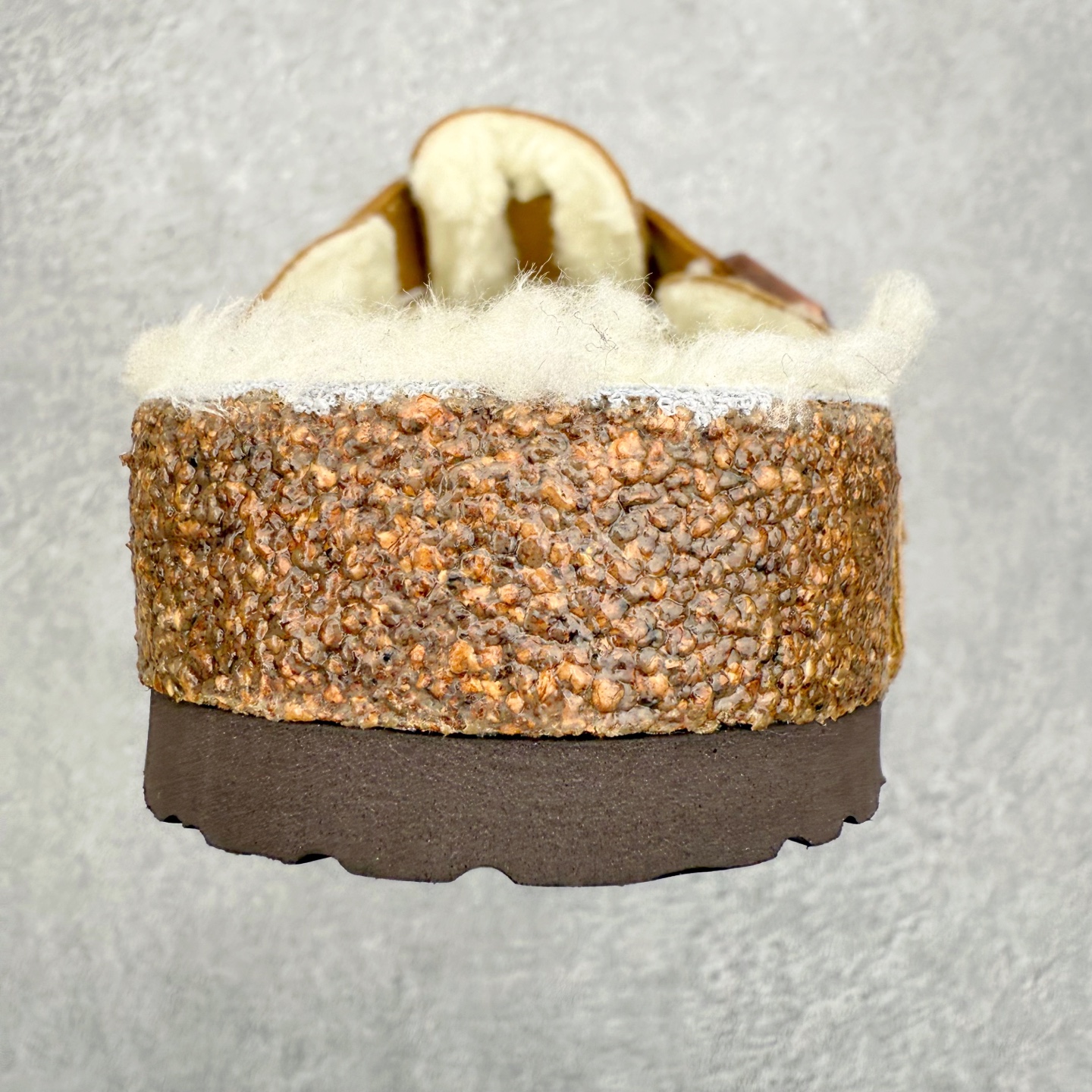 图片[8]-Birkenstock Boston VL 勃肯软木底包头拖鞋加绒版 天鹅绒般的绒面革赋子休闲的经典外观 四季皆宜 柔软的鞋床采用额外的泡沫缓冲层 提供额外的舒适感和全天支撑 全网独家首发 源于德国的严谨工艺 牛巴戎面 中层松木 EVA 三层组合大底 优质牛皮面料五金扣 出口订单 尺码：35 36 37 38 39 40-选品中心