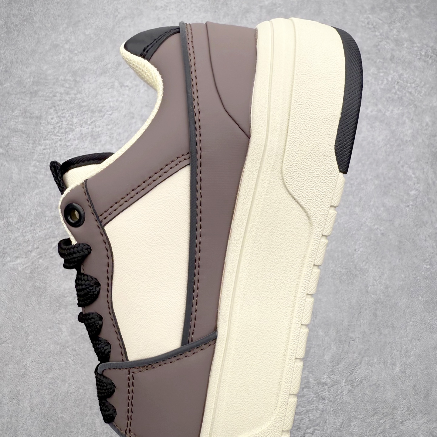 图片[7]-MLB Chunky Liner Basic 复古印花学长鞋系列低帮轻量增高厚底百搭休闲运动慢跑鞋板鞋 Korea韩国联名NY美国榄球纽约洋基队限定 韩国代购专供 全套原楦原纸板原厂数据开发 正确中底拉帮中底网布细节 平台代购专供 左脚内置芯片 韩国代购吊牌标贴 独家一比一RB+MD组合大底 高频后跟小人Logo精准对位立体饱满 正确网布加超迁鞋面 转印中底走线紧密 转印Logo工艺表层防刮不掉色 尺码：35 36 36.5 37.5 38 38.5 39 40 40.5 41 42 42.5 43 44 45-选品中心