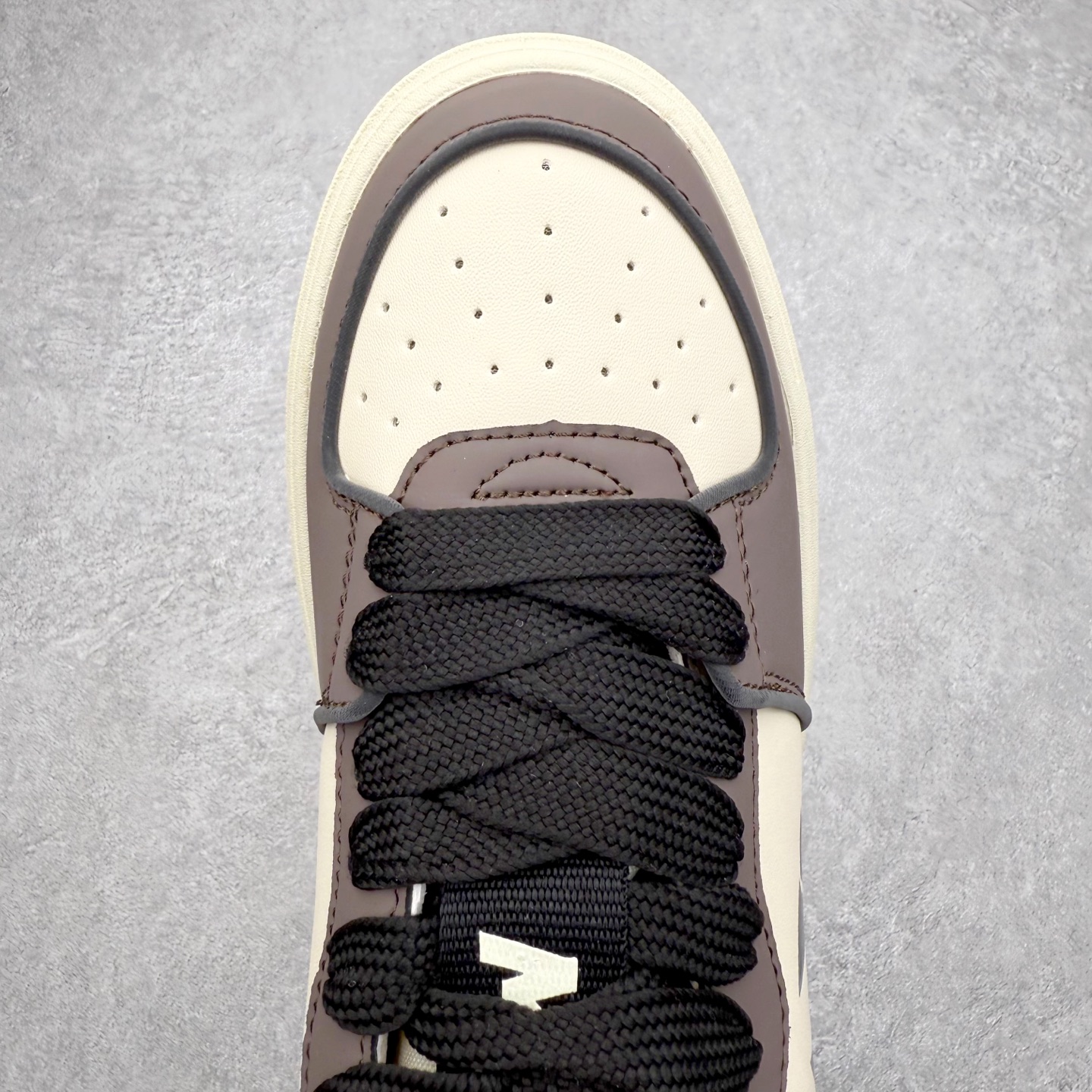 图片[4]-MLB Chunky Liner Basic 复古印花学长鞋系列低帮轻量增高厚底百搭休闲运动慢跑鞋板鞋 Korea韩国联名NY美国榄球纽约洋基队限定 韩国代购专供 全套原楦原纸板原厂数据开发 正确中底拉帮中底网布细节 平台代购专供 左脚内置芯片 韩国代购吊牌标贴 独家一比一RB+MD组合大底 高频后跟小人Logo精准对位立体饱满 正确网布加超迁鞋面 转印中底走线紧密 转印Logo工艺表层防刮不掉色 尺码：35 36 36.5 37.5 38 38.5 39 40 40.5 41 42 42.5 43 44 45-选品中心