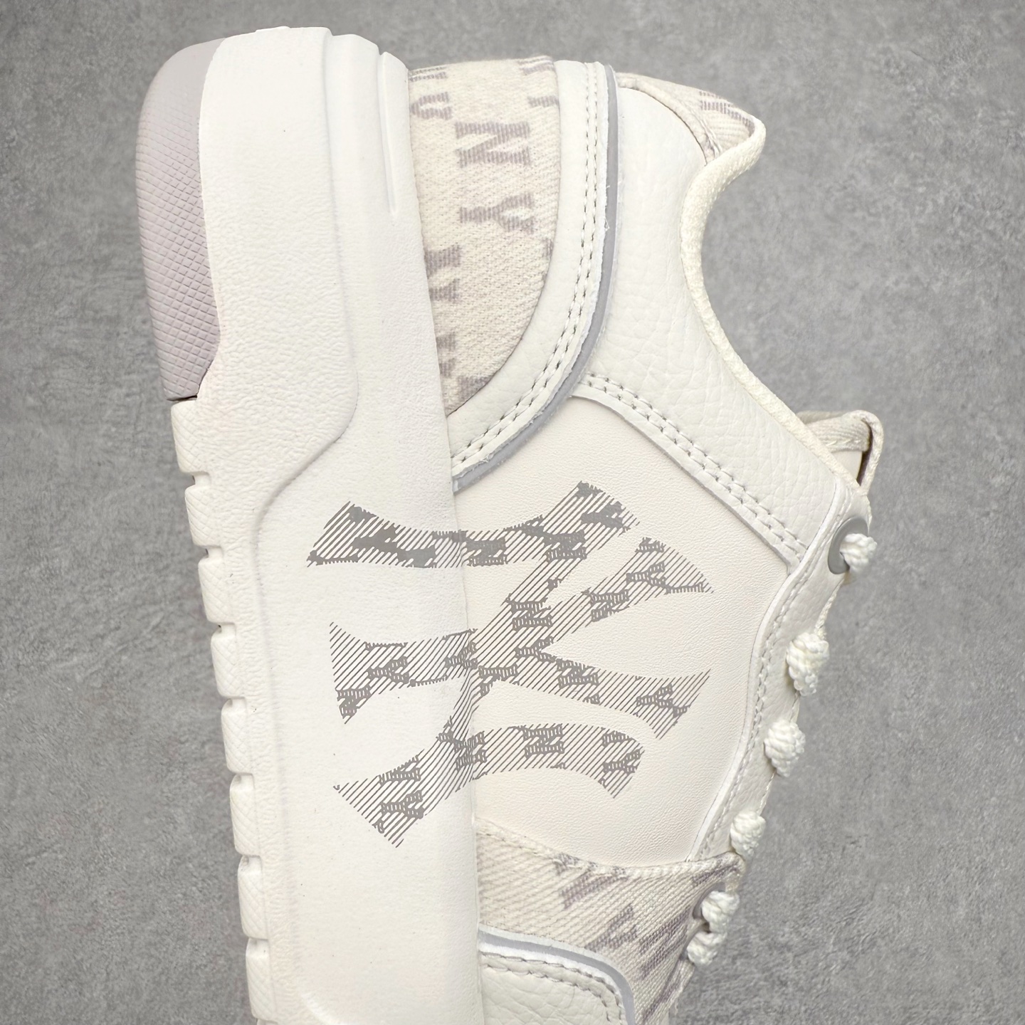 图片[6]-MLB Chunky Liner Basic 复古印花学长鞋系列低帮轻量增高厚底百搭休闲运动慢跑鞋板鞋 Korea韩国联名NY美国榄球纽约洋基队限定 韩国代购专供 全套原楦原纸板原厂数据开发 正确中底拉帮中底网布细节 平台代购专供 左脚内置芯片 韩国代购吊牌标贴 独家一比一RB+MD组合大底 高频后跟小人Logo精准对位立体饱满 正确网布加超迁鞋面 转印中底走线紧密 转印Logo工艺表层防刮不掉色 尺码：35 36 36.5 37.5 38 38.5 39 40 40.5 41 42 42.5 43 44 45-选品中心