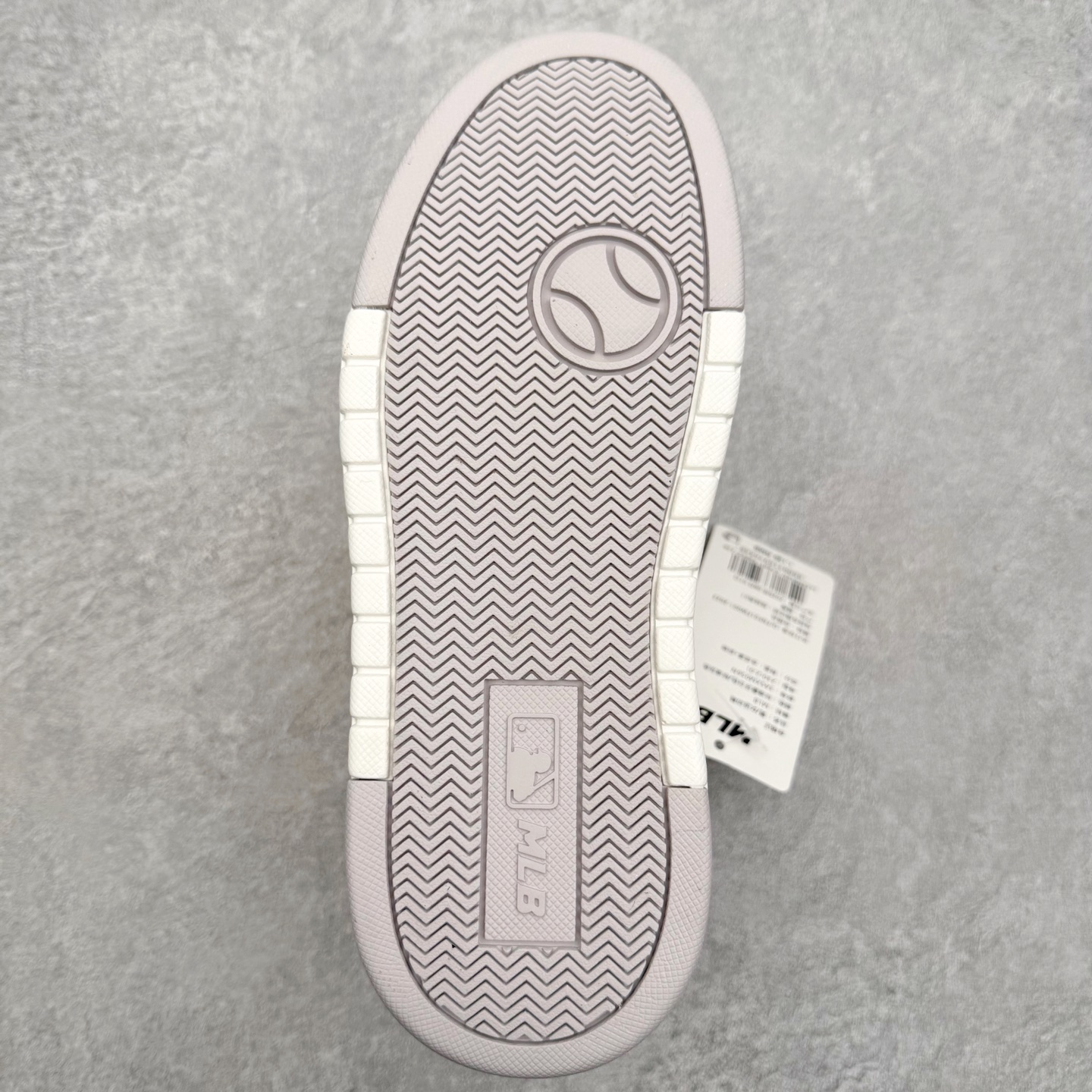 图片[9]-MLB Chunky Liner Basic 复古印花学长鞋系列低帮轻量增高厚底百搭休闲运动慢跑鞋板鞋 Korea韩国联名NY美国榄球纽约洋基队限定 韩国代购专供 全套原楦原纸板原厂数据开发 正确中底拉帮中底网布细节 平台代购专供 左脚内置芯片 韩国代购吊牌标贴 独家一比一RB+MD组合大底 高频后跟小人Logo精准对位立体饱满 正确网布加超迁鞋面 转印中底走线紧密 转印Logo工艺表层防刮不掉色 尺码：35 36 36.5 37.5 38 38.5 39 40 40.5 41 42 42.5 43 44 45-选品中心