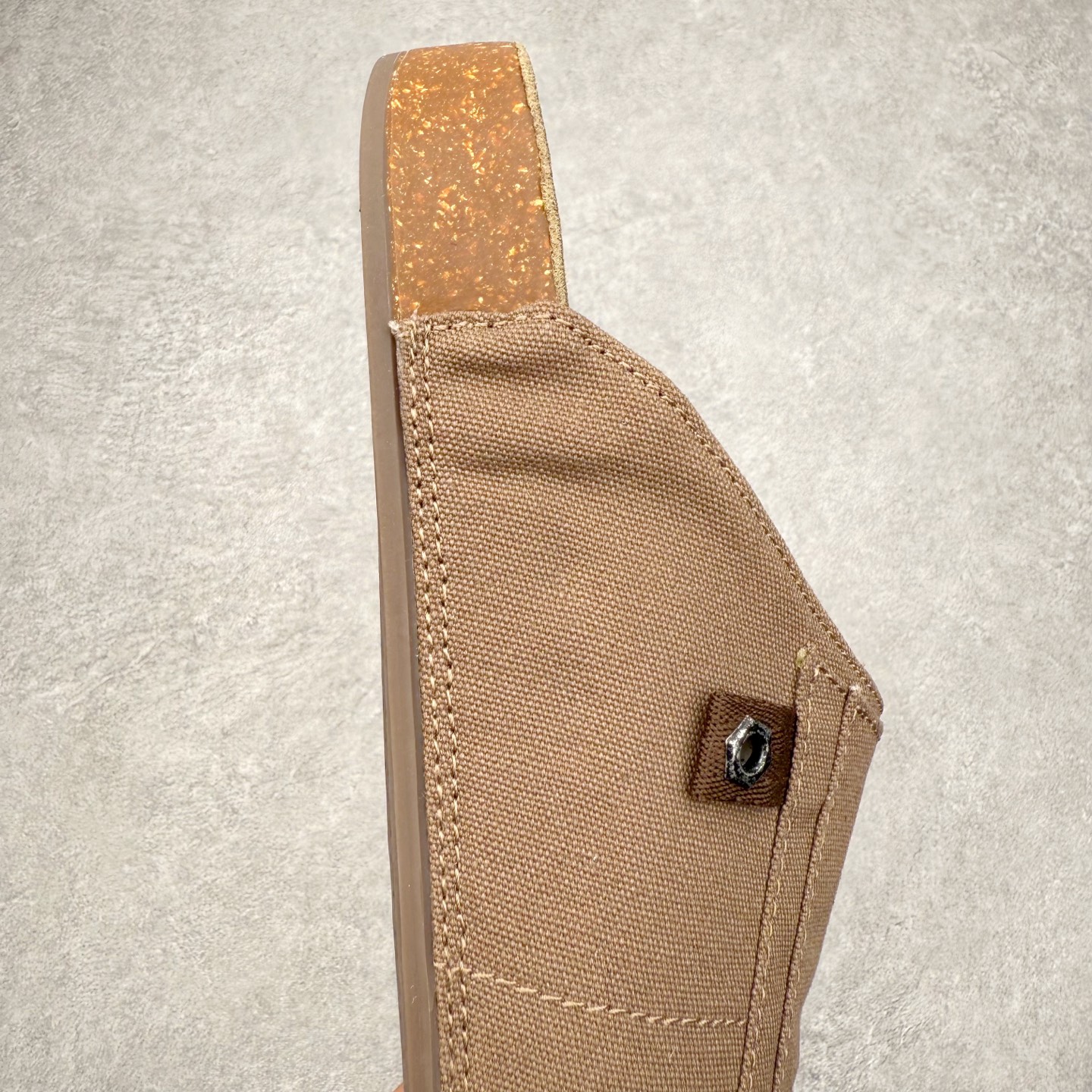 图片[6]-AD Originals Adimule 舒适百搭防磨包头拖鞋 男女同款 实拍调校N版已经零色差零失真 百分百还原实物色彩所见即所得 不存在货不对板色差等低级问题 选购参考实物拍摄 不混卖不参货 只用心做好货严格选品 承诺混一赔十 尺码：36 36.5 37.5 38 38.5 39 40 40.5 41 42 42.5 43 44 44.5 45-选品中心