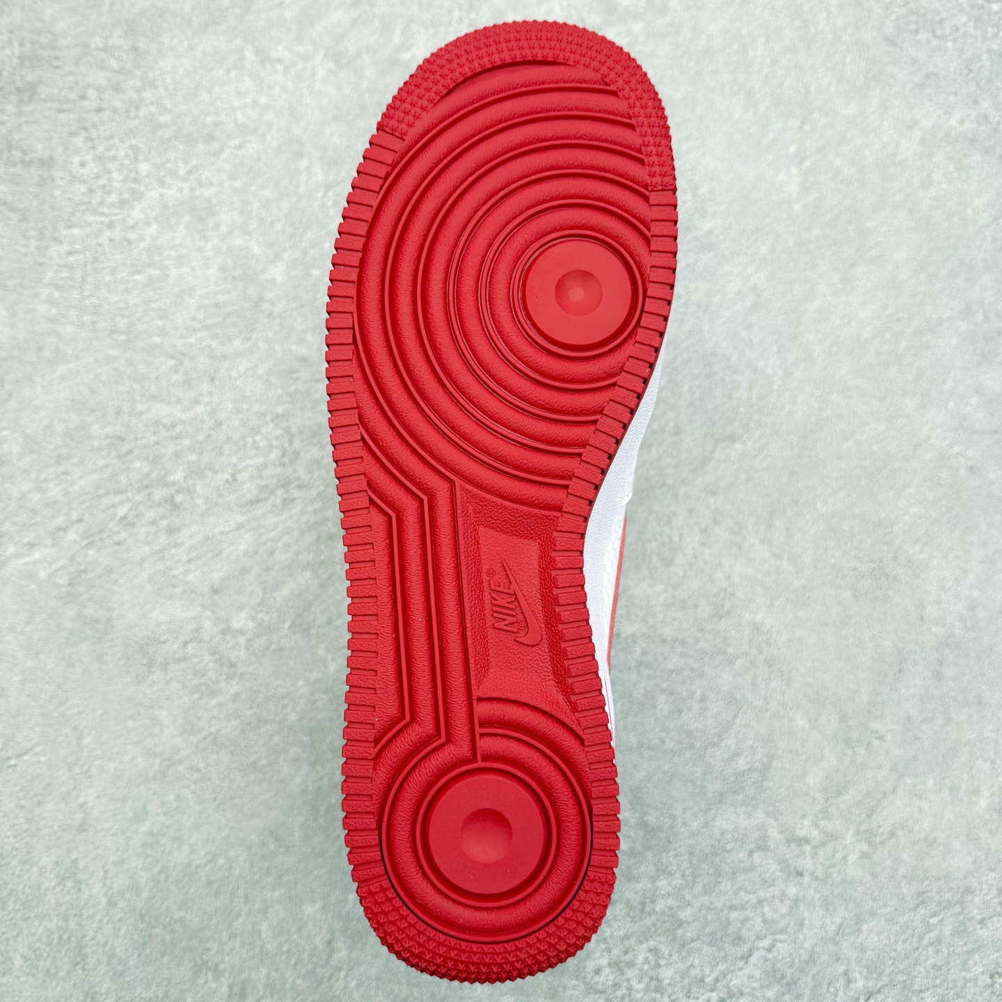 图片[9]-NK Air Force 1´07 Low 空军一号低帮百搭休闲运动板鞋 DV3808-105 柔软、弹性十足的缓震性能和出色的中底设计 横跨复古与现代的外型结合 造就出风靡全球 三十多年的Force 1 直到今天还深受青睐 实拍调校N版已经零色差零失真 百分百还原实物色彩所见即所得 不存在货不对板色差等低级问题 选购参考实物拍摄 不混卖不参货 只用心做好货严格选品 承诺混一赔十 尺码：36 36.5 37.5 38 38.5 39 40 40.5 41 42 42.5 43 44 44.5 45-选品中心