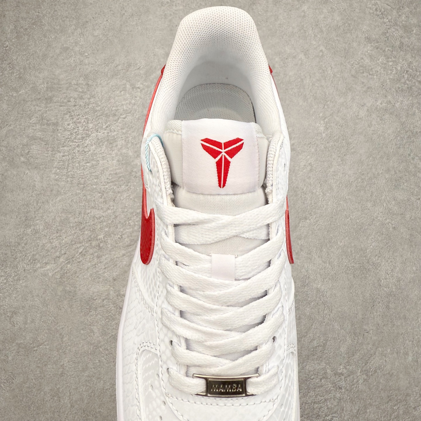 图片[5]-NK Air Force 1´07 Low 空军一号低帮百搭休闲运动板鞋 DV3808-105 柔软、弹性十足的缓震性能和出色的中底设计 横跨复古与现代的外型结合 造就出风靡全球 三十多年的Force 1 直到今天还深受青睐 实拍调校N版已经零色差零失真 百分百还原实物色彩所见即所得 不存在货不对板色差等低级问题 选购参考实物拍摄 不混卖不参货 只用心做好货严格选品 承诺混一赔十 尺码：36 36.5 37.5 38 38.5 39 40 40.5 41 42 42.5 43 44 44.5 45-选品中心