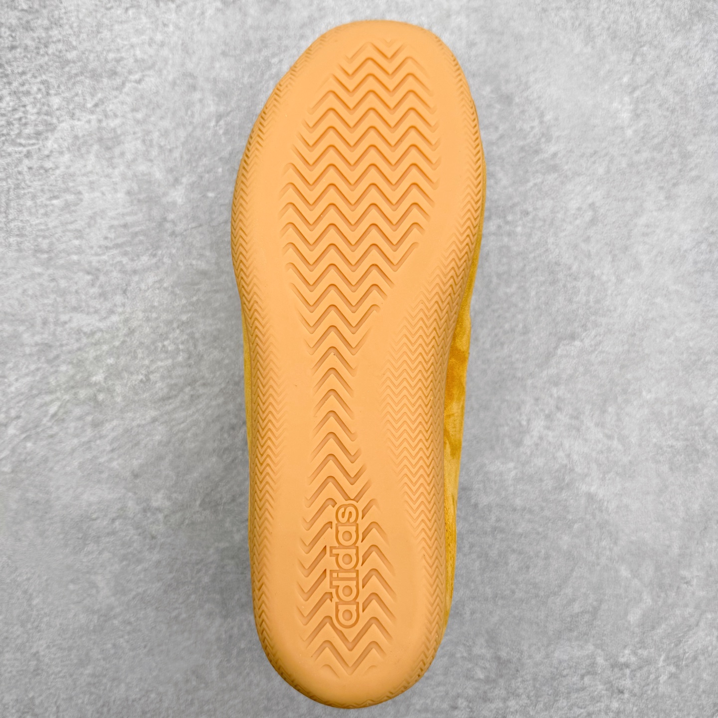 图片[9]-AD FOS URBAN REVERIE 舒适百搭 耐磨 低帮 生活休闲鞋 KJ4036 实拍调校N版已经零色差零失真 百分百还原实物色彩所见即所得 不存在货不对板色差等低级问题 选购参考实物拍摄 不混卖不参货 只用心做好货严格选品 承诺混一赔十 尺码：36 36.5 37.5 38 38.5 39 40 40.5 41 42 42.5 43 44 44.5 45-选品中心