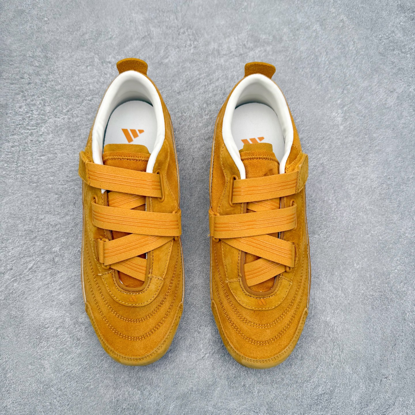 图片[2]-AD FOS URBAN REVERIE 舒适百搭 耐磨 低帮 生活休闲鞋 KJ4036 实拍调校N版已经零色差零失真 百分百还原实物色彩所见即所得 不存在货不对板色差等低级问题 选购参考实物拍摄 不混卖不参货 只用心做好货严格选品 承诺混一赔十 尺码：36 36.5 37.5 38 38.5 39 40 40.5 41 42 42.5 43 44 44.5 45-选品中心