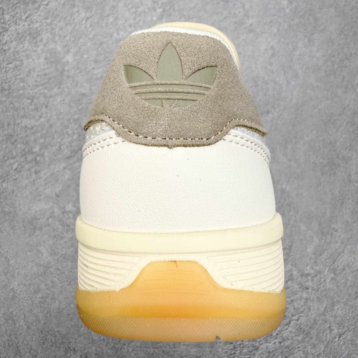 图片[8]-AD Originals Gazelle Sala 舒适柔软耐磨低帮 生活休闲鞋 男女同款 HQ7303 实拍调校N版已经零色差零失真 百分百还原实物色彩所见即所得 不存在货不对板色差等低级问题 选购参考实物拍摄 不混卖不参货 只用心做好货严格选品 承诺混一赔十 尺码：36 36.5 37.5 38 38.5 39 40 40.5 41 42 42.5 43 44 44.5 45-选品中心