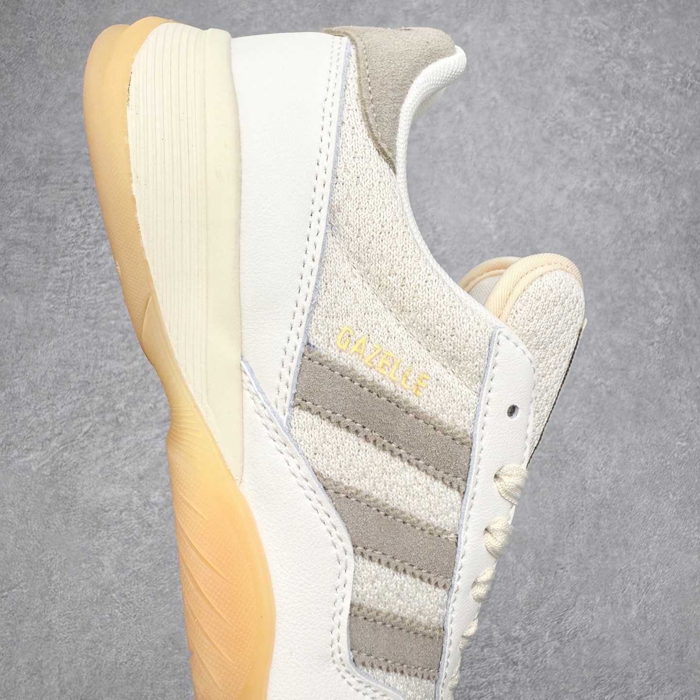 图片[6]-AD Originals Gazelle Sala 舒适柔软耐磨低帮 生活休闲鞋 男女同款 HQ7303 实拍调校N版已经零色差零失真 百分百还原实物色彩所见即所得 不存在货不对板色差等低级问题 选购参考实物拍摄 不混卖不参货 只用心做好货严格选品 承诺混一赔十 尺码：36 36.5 37.5 38 38.5 39 40 40.5 41 42 42.5 43 44 44.5 45-选品中心