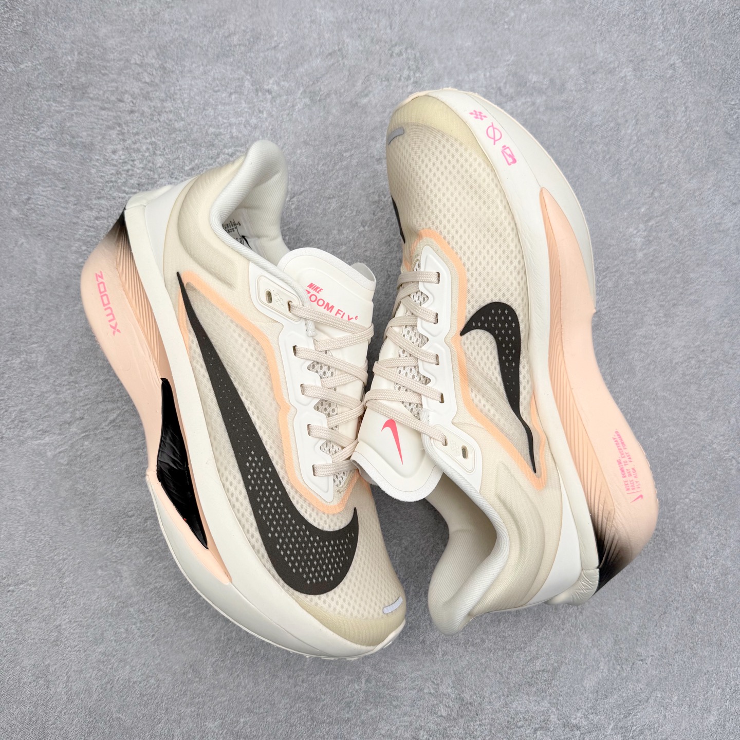 图片[3]-＃纯原福利 NK ZoomX Invincible Run Flyknit 6 轻量跑鞋 飞织低帮休闲运动慢跑鞋 FN8454 此鞋专为短跑运动员而生 是为 5 至 10 公里距离的赛事和训练打造 整体设计采用流线型的轻质工程网眼材质构成鞋面 并与其他 Running 旗舰鞋款同样搭载全脚掌 ZoomX 缓冲中底 搭配 Pebax 物料与橡胶外底 ZoomX StreakFly 首发配色以Prototype呈现 其灵感是来自开发期间的磨损测试 透过编号的标记与内侧的预期跑步距离突出研发过程 尺码：40 40.5 41 42 42.5 43 44 44.5 45-选品中心